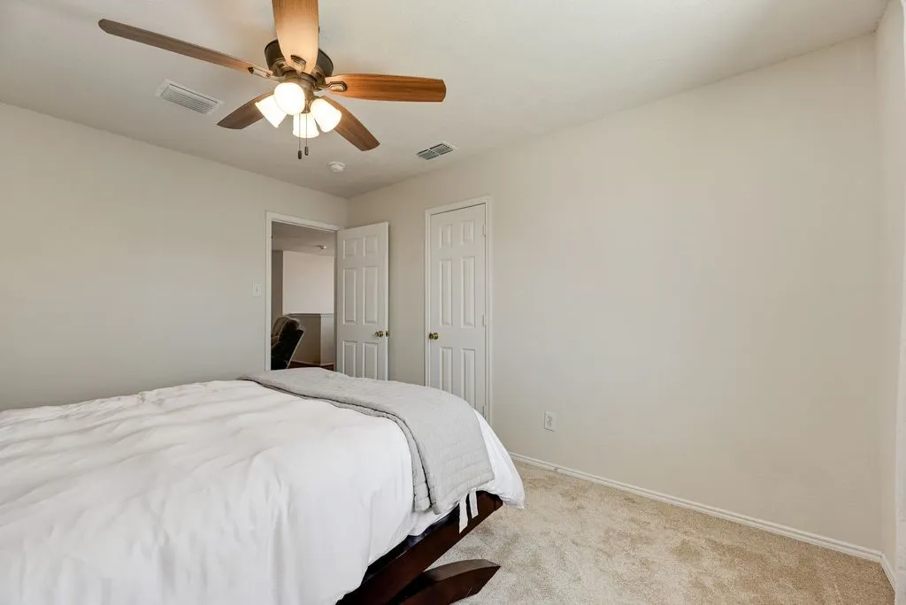 Single Family Residence For Rent in Denton County , 1421 Laurel Hall Lane, Little Elm, Texas 75068, 4 Bedroom, 3 Bathroom, 2 Garage spaces, 2,359 Sqft, built in 2001, mls#21378861, Real Estate Agent in Little Elm, Homes For Rent in Denton county, Homes For Rent in Little Elm, Realtor in Little Elm Texas, Real Estate Brokerage Independent Realty Texas, Luminita Cordes Realtor