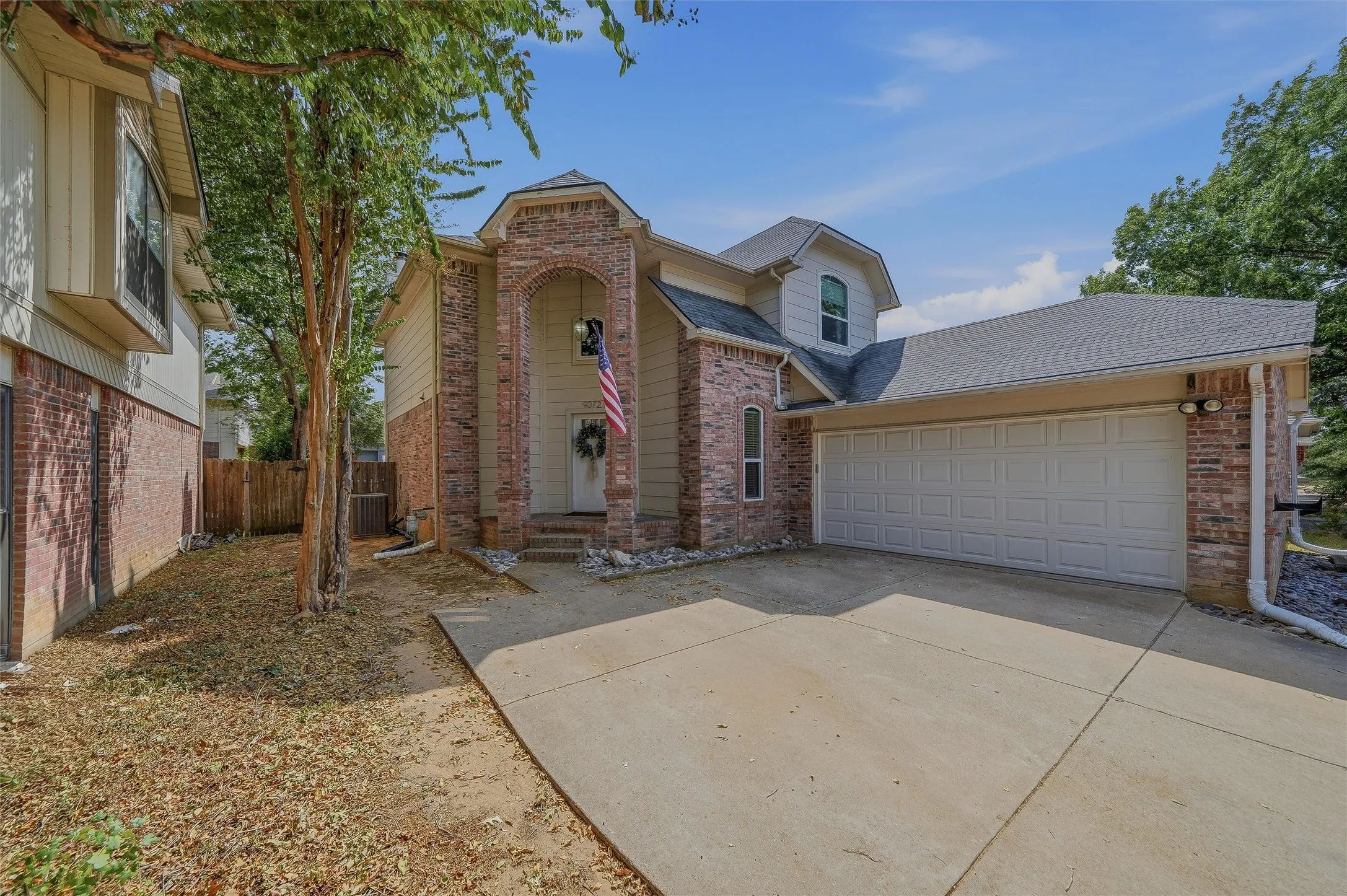 Single Family Residence For Sale in Tarrant County , 9072 Elbe Trail, Fort Worth, Texas 76118, 3 Bedroom, 3 Bathroom, 2 Garage spaces, 1,731 Sqft, built in 1995, mls#21375278, Real Estate Agent in Fort Worth, Homes For Sale in Tarrant county, Homes For Sale in Fort Worth, Realtor in Fort Worth Texas, Real Estate Brokerage Independent Realty Texas, Luminita Cordes Realtor