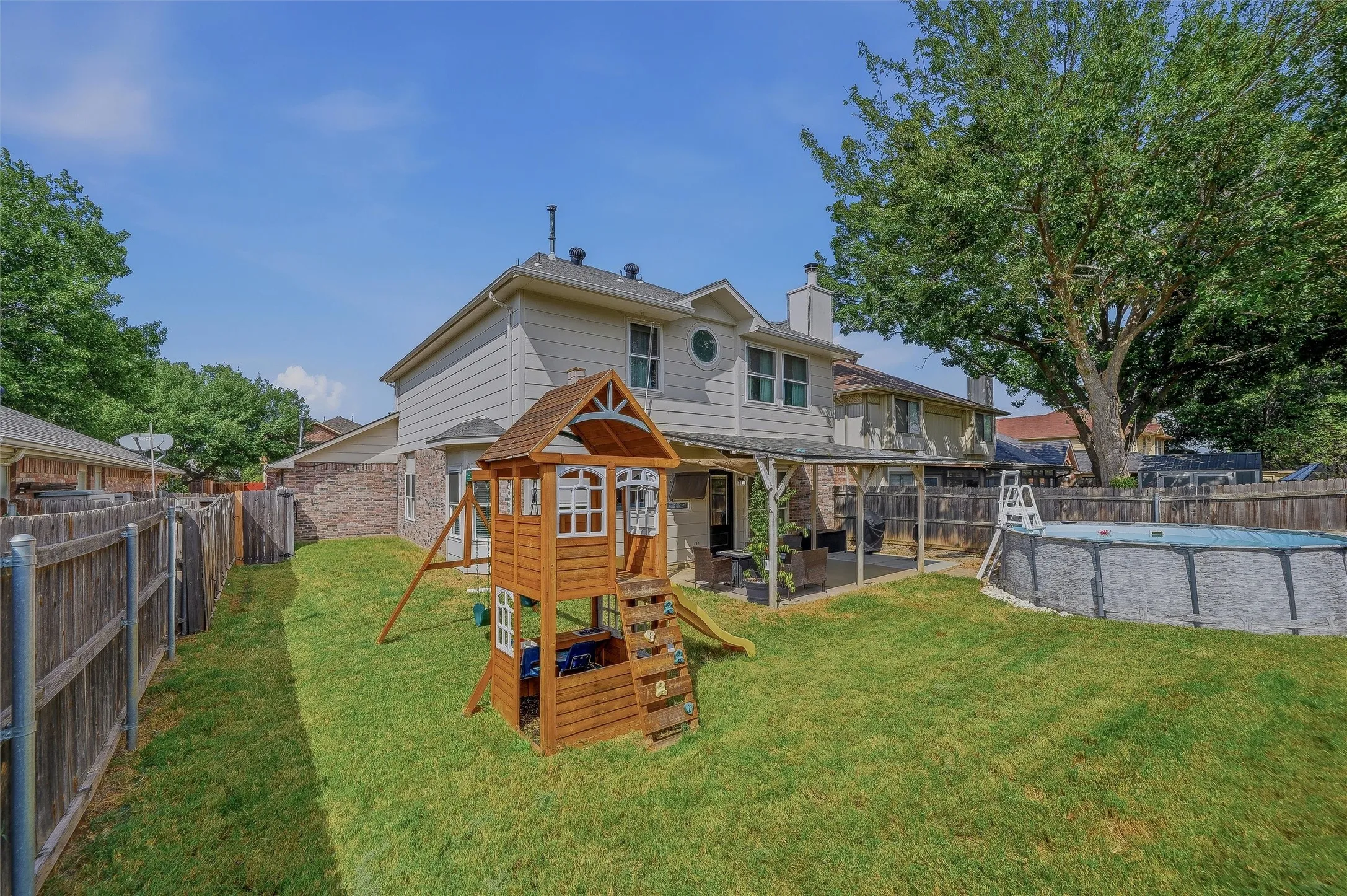 Single Family Residence For Sale in Tarrant County , 9072 Elbe Trail, Fort Worth, Texas 76118, 3 Bedroom, 3 Bathroom, 2 Garage spaces, 1,731 Sqft, built in 1995, mls#21375278, Real Estate Agent in Fort Worth, Homes For Sale in Tarrant county, Homes For Sale in Fort Worth, Realtor in Fort Worth Texas, Real Estate Brokerage Independent Realty Texas, Luminita Cordes Realtor