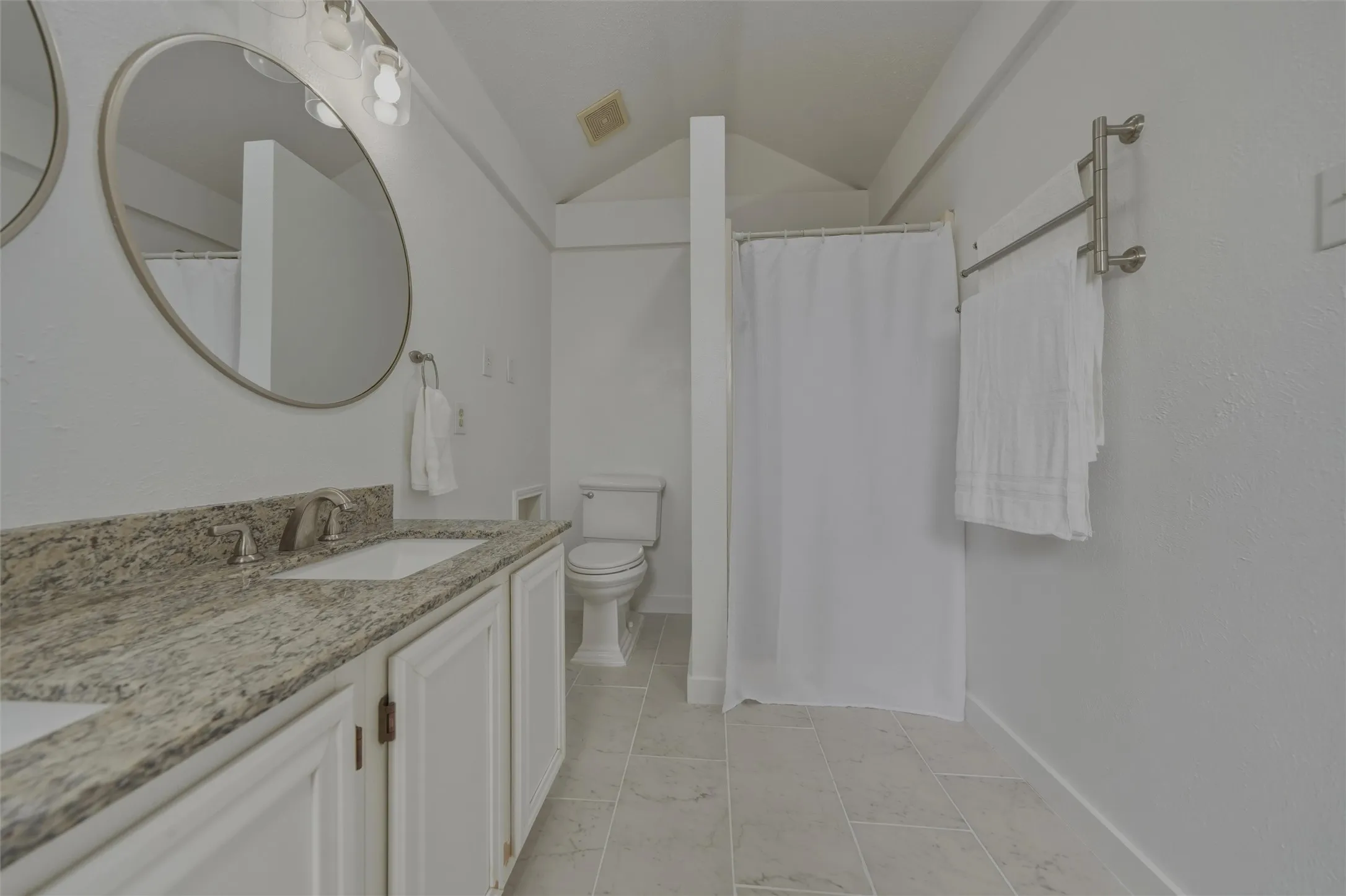 Single Family Residence For Sale in Tarrant County , 9072 Elbe Trail, Fort Worth, Texas 76118, 3 Bedroom, 3 Bathroom, 2 Garage spaces, 1,731 Sqft, built in 1995, mls#21375278, Real Estate Agent in Fort Worth, Homes For Sale in Tarrant county, Homes For Sale in Fort Worth, Realtor in Fort Worth Texas, Real Estate Brokerage Independent Realty Texas, Luminita Cordes Realtor
