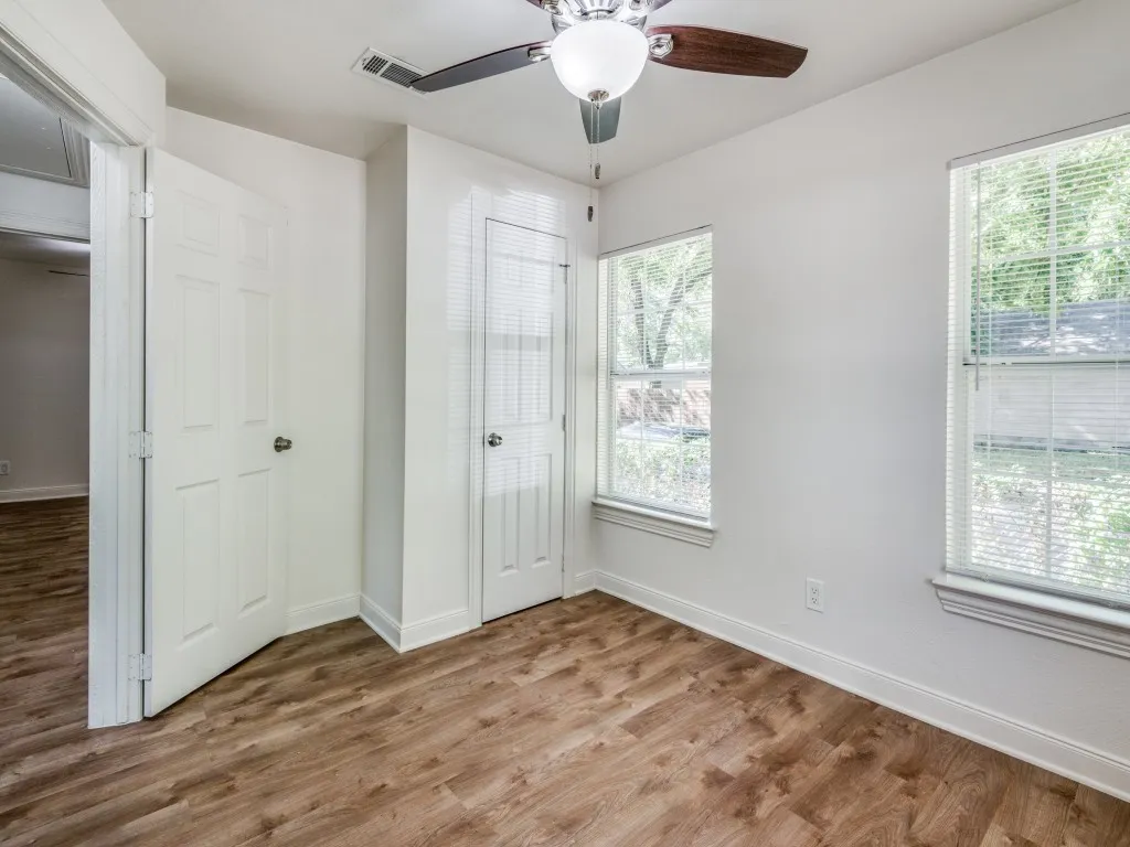 Single Family Residence For Rent in Dallas County , 3902 Kenilworth Street, Dallas, Texas 75210, 3 Bedroom, 1 Bathroom, Garage spaces, 1,092 Sqft, built in 1939, mls#21382197, Real Estate Agent in Dallas, Homes For Rent in Dallas county, Homes For Rent in Dallas, Realtor in Dallas Texas, Real Estate Brokerage Independent Realty Texas, Luminita Cordes Realtor