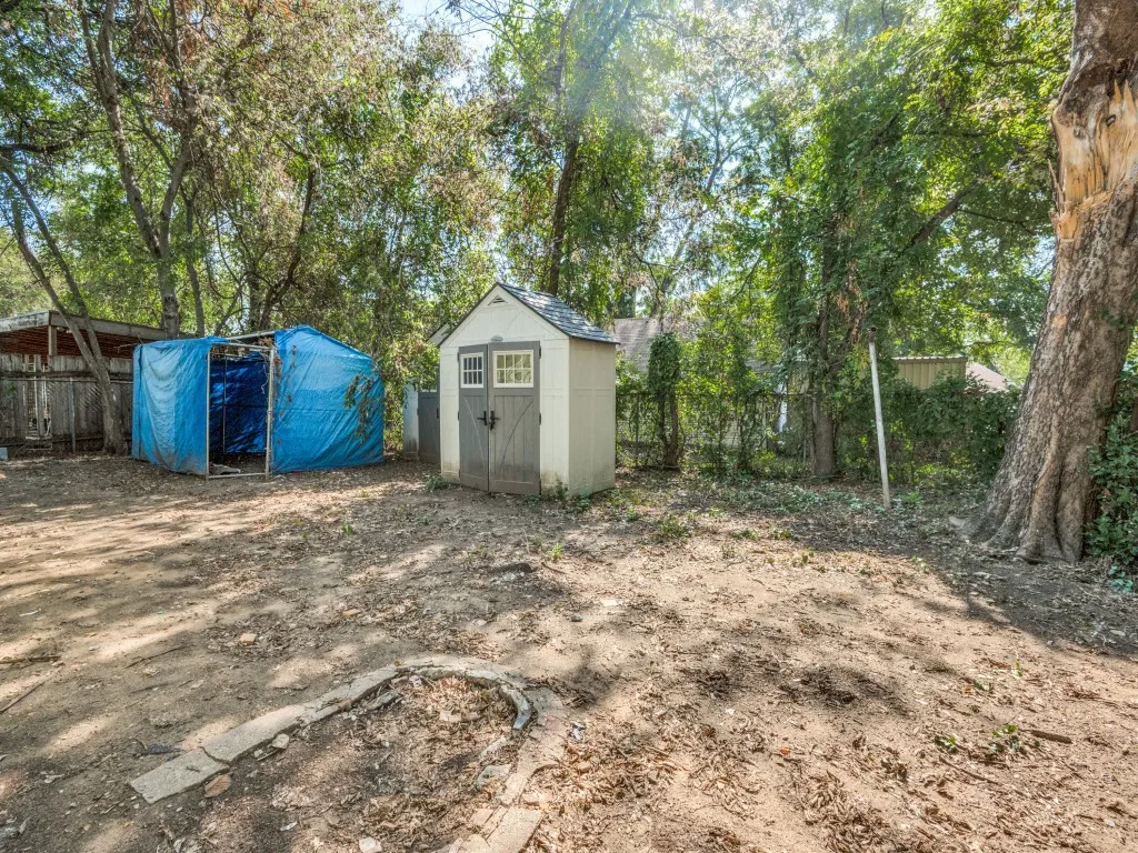 Single Family Residence For Rent in Dallas County , 3902 Kenilworth Street, Dallas, Texas 75210, 3 Bedroom, 1 Bathroom, Garage spaces, 1,092 Sqft, built in 1939, mls#21382197, Real Estate Agent in Dallas, Homes For Rent in Dallas county, Homes For Rent in Dallas, Realtor in Dallas Texas, Real Estate Brokerage Independent Realty Texas, Luminita Cordes Realtor