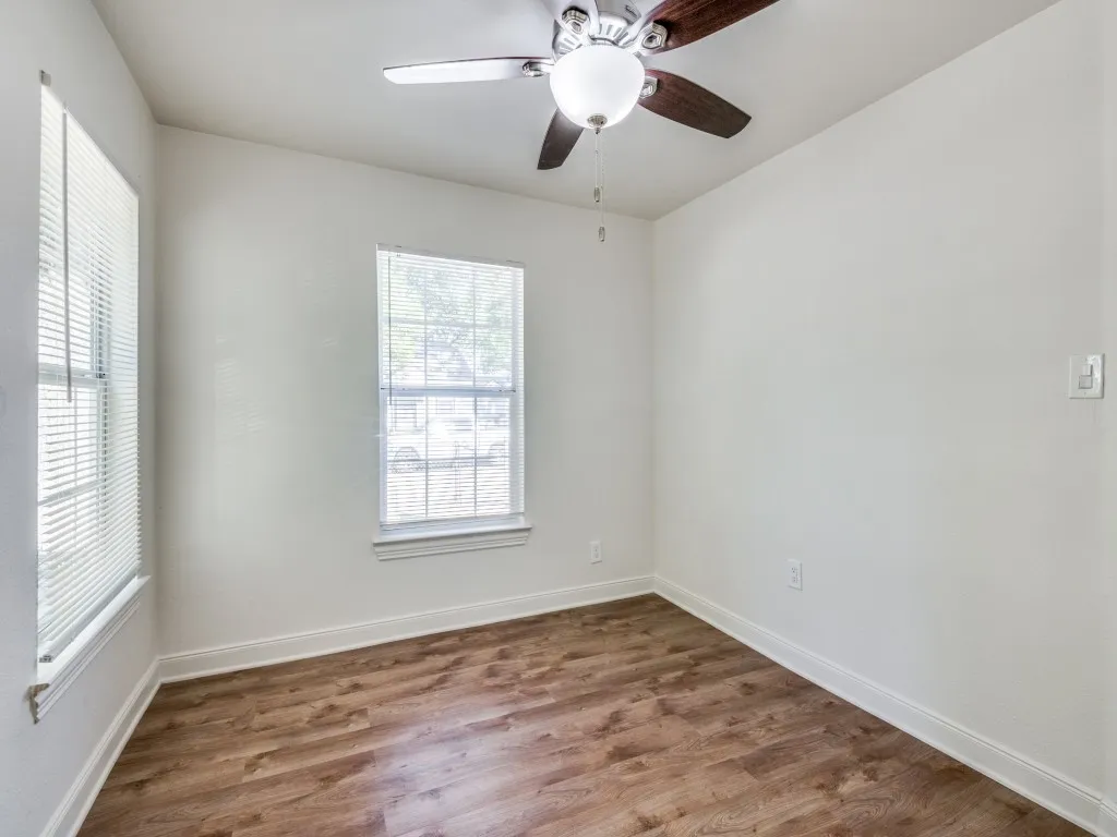 Single Family Residence For Rent in Dallas County , 3902 Kenilworth Street, Dallas, Texas 75210, 3 Bedroom, 1 Bathroom, Garage spaces, 1,092 Sqft, built in 1939, mls#21382197, Real Estate Agent in Dallas, Homes For Rent in Dallas county, Homes For Rent in Dallas, Realtor in Dallas Texas, Real Estate Brokerage Independent Realty Texas, Luminita Cordes Realtor