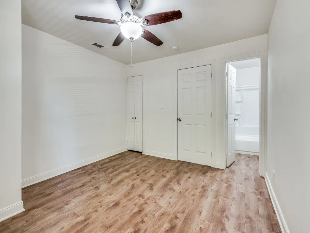 Single Family Residence For Rent in Dallas County , 3902 Kenilworth Street, Dallas, Texas 75210, 3 Bedroom, 1 Bathroom, Garage spaces, 1,092 Sqft, built in 1939, mls#21382197, Real Estate Agent in Dallas, Homes For Rent in Dallas county, Homes For Rent in Dallas, Realtor in Dallas Texas, Real Estate Brokerage Independent Realty Texas, Luminita Cordes Realtor