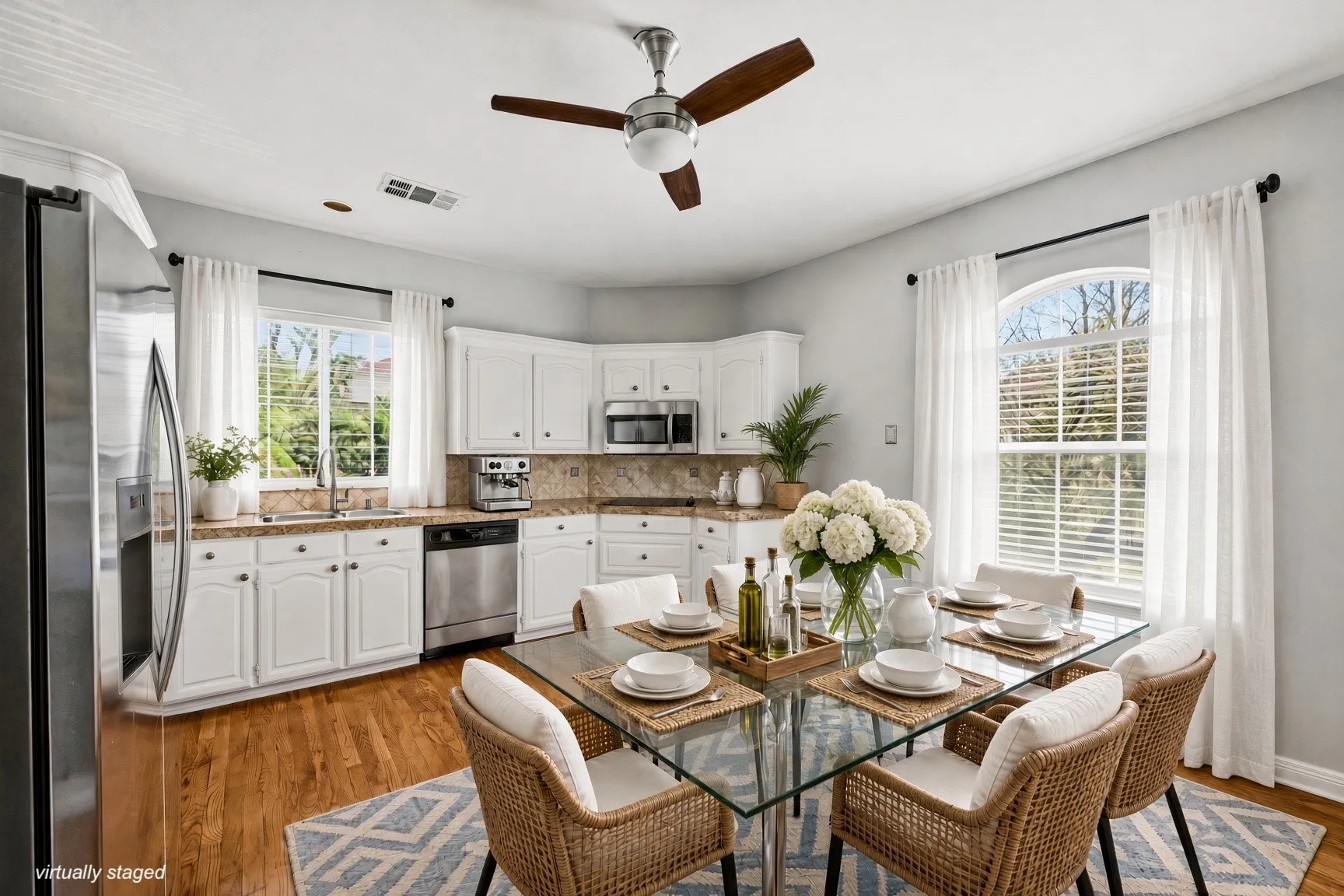 2nd floor eat in kitchen