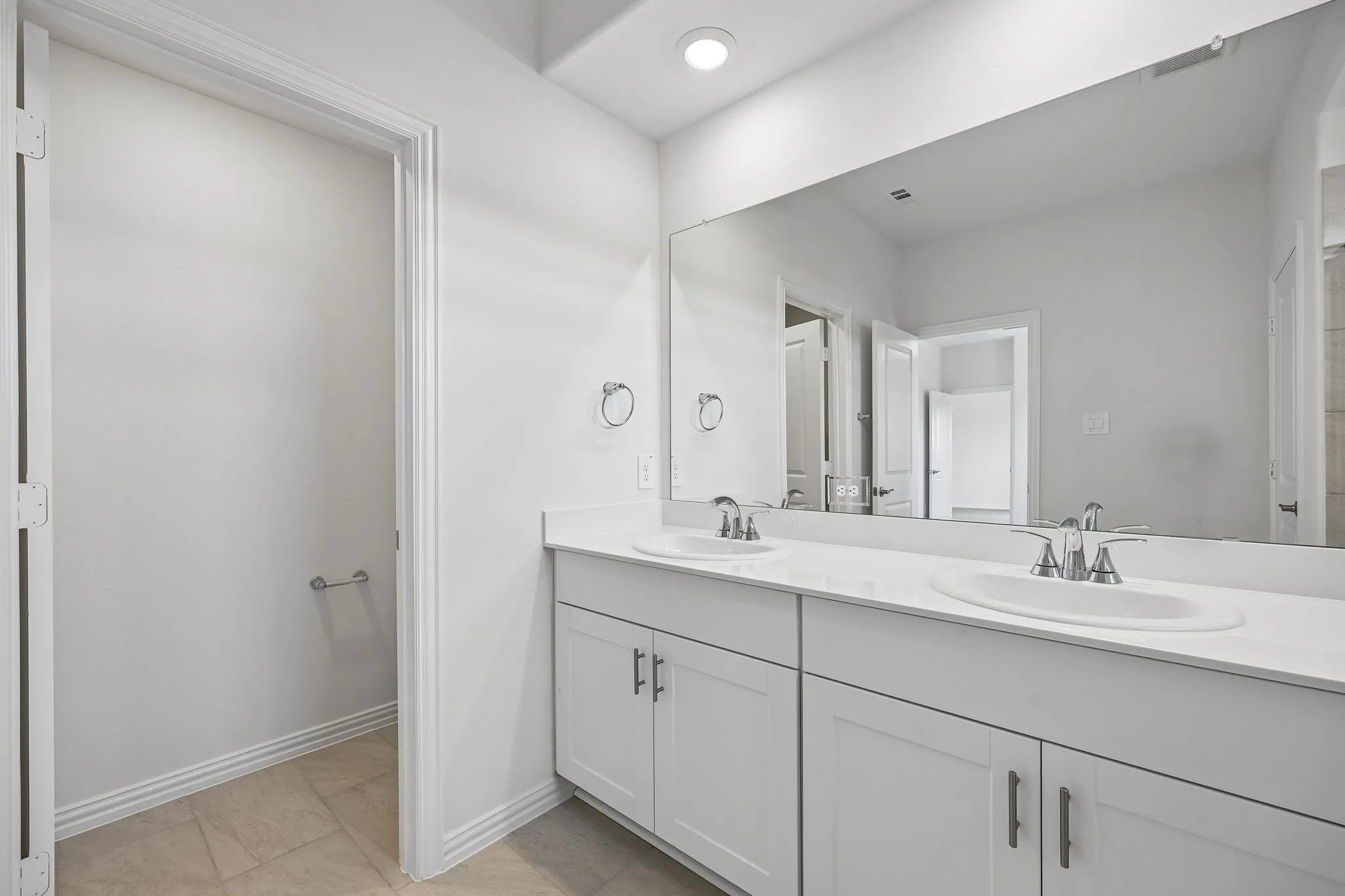 Photo is not of the actual home, but is an inspirational photo of builder’s model home and may depict options, furnishings, and/or decorator features that are not included.