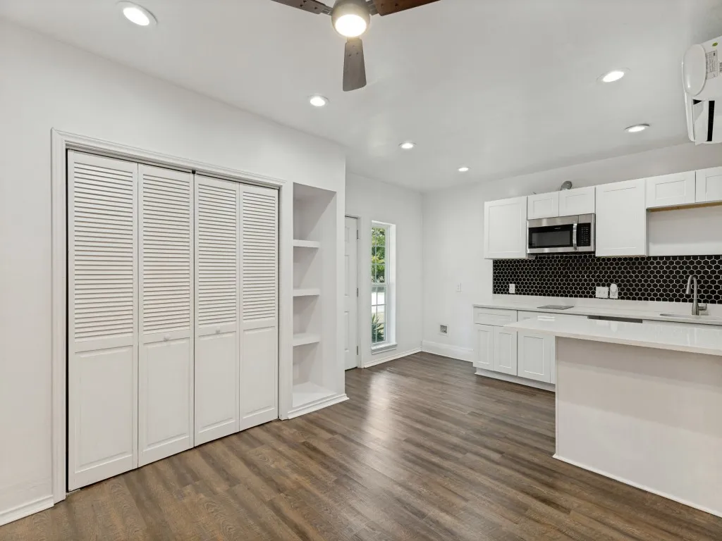Single Family Residence For Sale in Tarrant County , 6924 Richardson Drive, Watauga, Texas 76148, 4 Bedroom, 3 Bathroom, Garage spaces, 1,586 Sqft, built in 1973, mls#21382055, Real Estate Agent in Watauga, Homes For Sale in Tarrant county, Homes For Sale in Watauga, Realtor in Watauga Texas, Real Estate Brokerage Independent Realty Texas, Luminita Cordes Realtor
