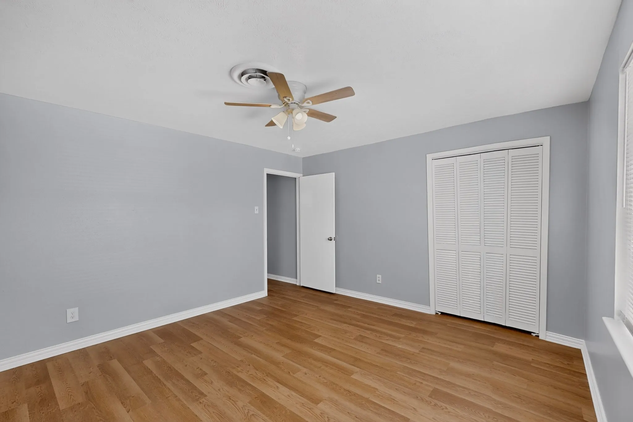 Duplex For Rent in Dallas County , 222 W Union Bower Road, Irving, Texas 75061, 2 Bedroom, 1 Bathroom, Garage spaces, 964 Sqft, built in 1961, mls#21382088, Real Estate Agent in Irving, Homes For Rent in Dallas county, Homes For Rent in Irving, Realtor in Irving Texas, Real Estate Brokerage Independent Realty Texas, Luminita Cordes Realtor