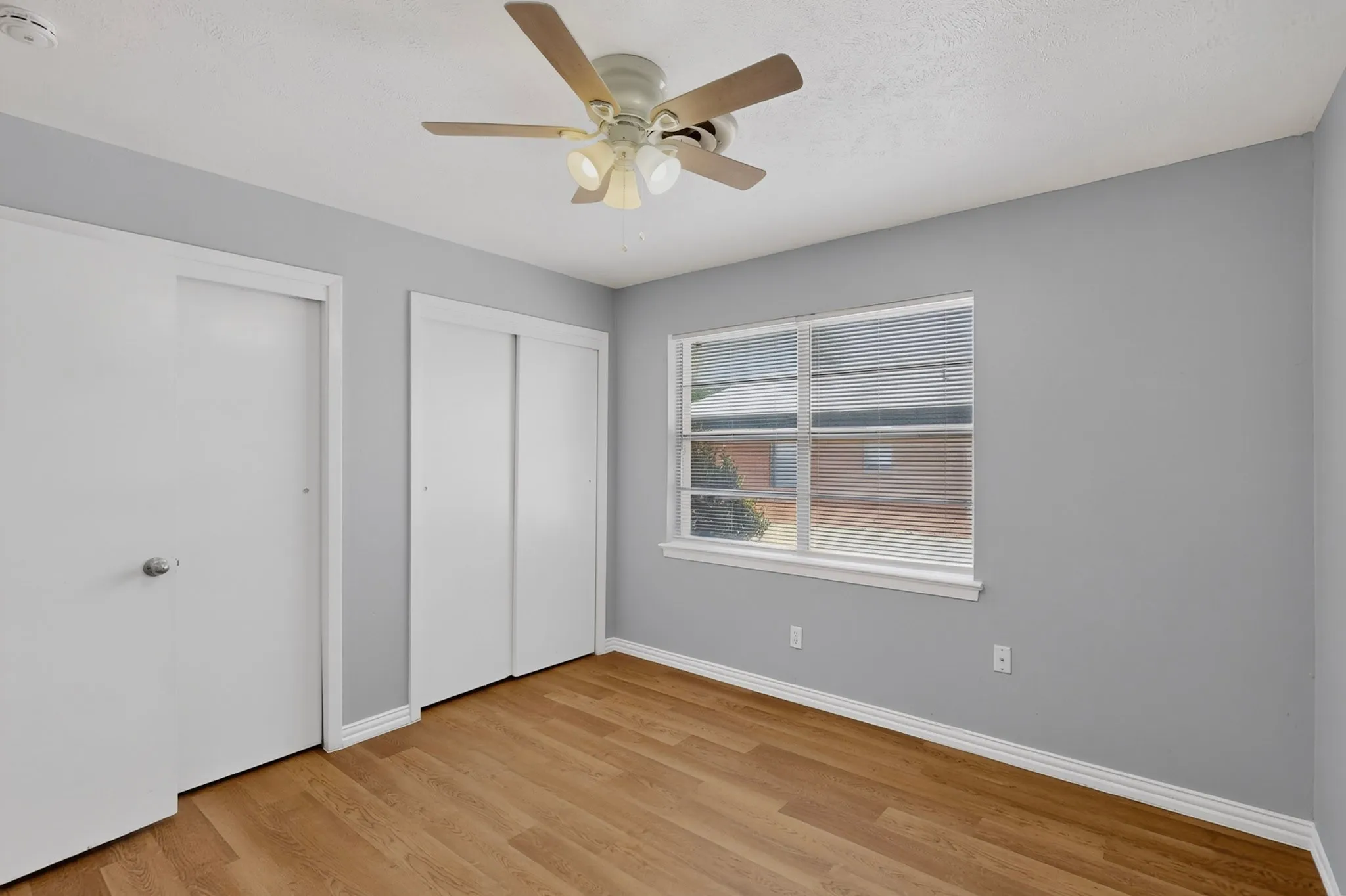 Duplex For Rent in Dallas County , 222 W Union Bower Road, Irving, Texas 75061, 2 Bedroom, 1 Bathroom, Garage spaces, 964 Sqft, built in 1961, mls#21382088, Real Estate Agent in Irving, Homes For Rent in Dallas county, Homes For Rent in Irving, Realtor in Irving Texas, Real Estate Brokerage Independent Realty Texas, Luminita Cordes Realtor