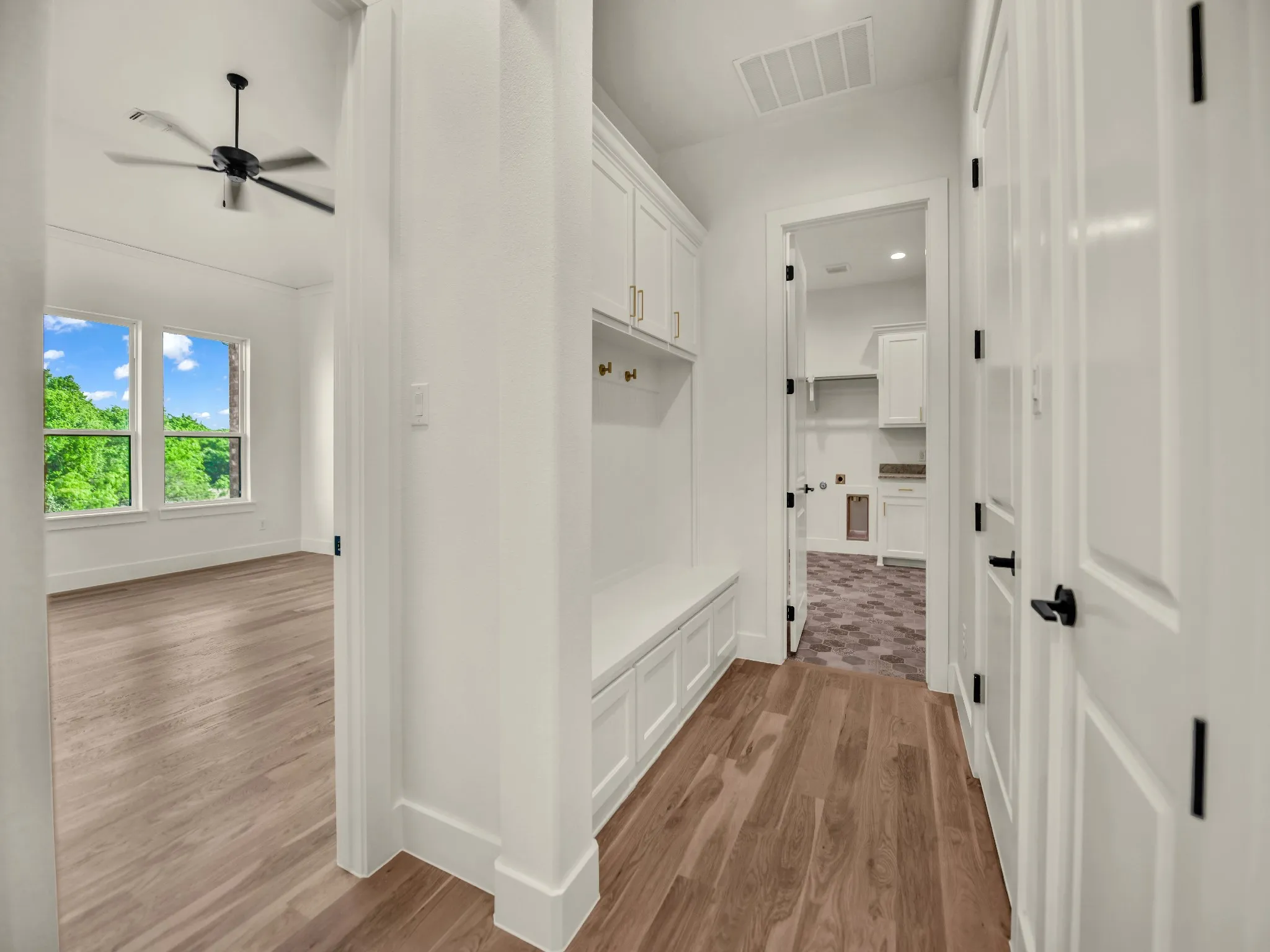 Single Family Residence For Sale in Parker County , 614 Hondo Crossing, Weatherford, Texas 76087, 4 Bedroom, 3 Bathroom, 3 Garage spaces, 3,233 Sqft, built in 2026, mls#21382184, Real Estate Agent in Weatherford, Homes For Sale in Parker county, Homes For Sale in Weatherford, Realtor in Weatherford Texas, Real Estate Brokerage Independent Realty Texas, Luminita Cordes Realtor