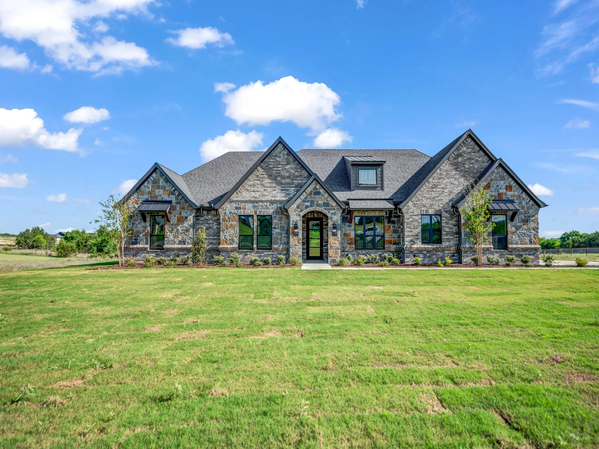 Single Family Residence For Sale in Parker County , 614 Hondo Crossing, Weatherford, Texas 76087, 4 Bedroom, 3 Bathroom, 3 Garage spaces, 3,233 Sqft, built in 2026, mls#21382184, Real Estate Agent in Weatherford, Homes For Sale in Parker county, Homes For Sale in Weatherford, Realtor in Weatherford Texas, Real Estate Brokerage Independent Realty Texas, Luminita Cordes Realtor