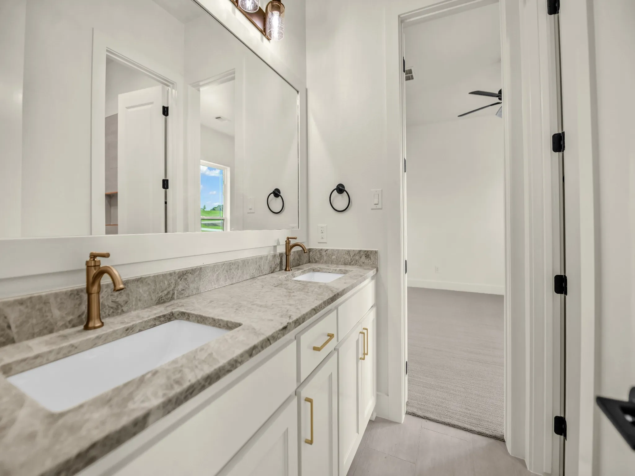 Single Family Residence For Sale in Parker County , 614 Hondo Crossing, Weatherford, Texas 76087, 4 Bedroom, 3 Bathroom, 3 Garage spaces, 3,233 Sqft, built in 2026, mls#21382184, Real Estate Agent in Weatherford, Homes For Sale in Parker county, Homes For Sale in Weatherford, Realtor in Weatherford Texas, Real Estate Brokerage Independent Realty Texas, Luminita Cordes Realtor