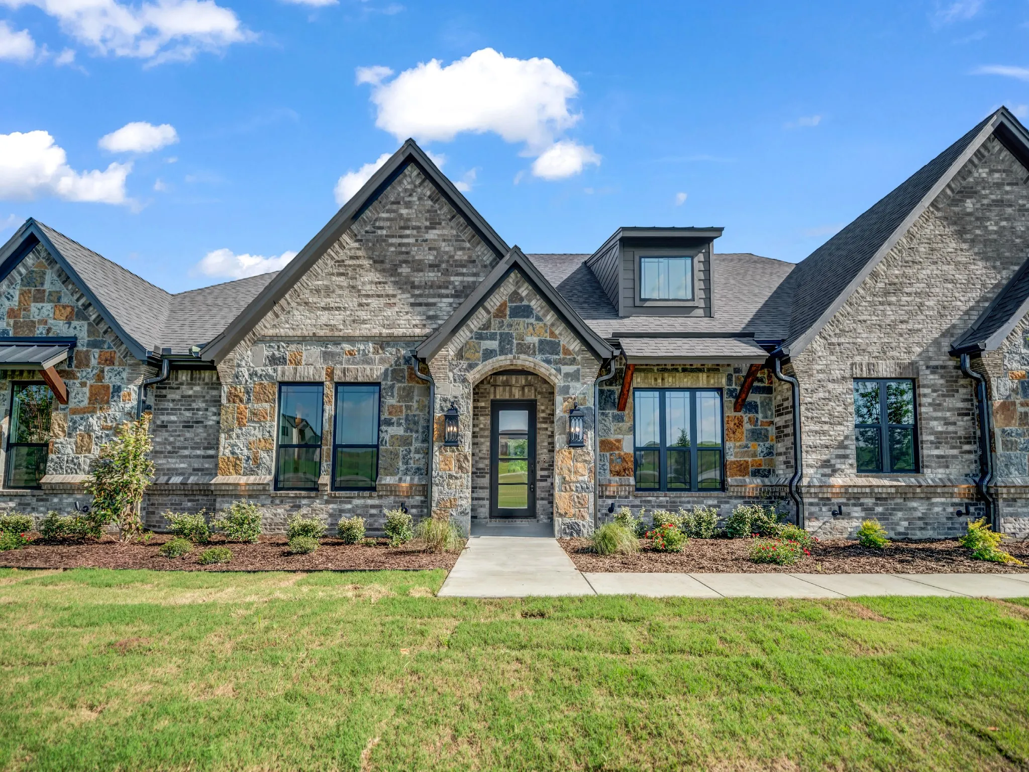 Single Family Residence For Sale in Parker County , 614 Hondo Crossing, Weatherford, Texas 76087, 4 Bedroom, 3 Bathroom, 3 Garage spaces, 3,233 Sqft, built in 2026, mls#21382184, Real Estate Agent in Weatherford, Homes For Sale in Parker county, Homes For Sale in Weatherford, Realtor in Weatherford Texas, Real Estate Brokerage Independent Realty Texas, Luminita Cordes Realtor