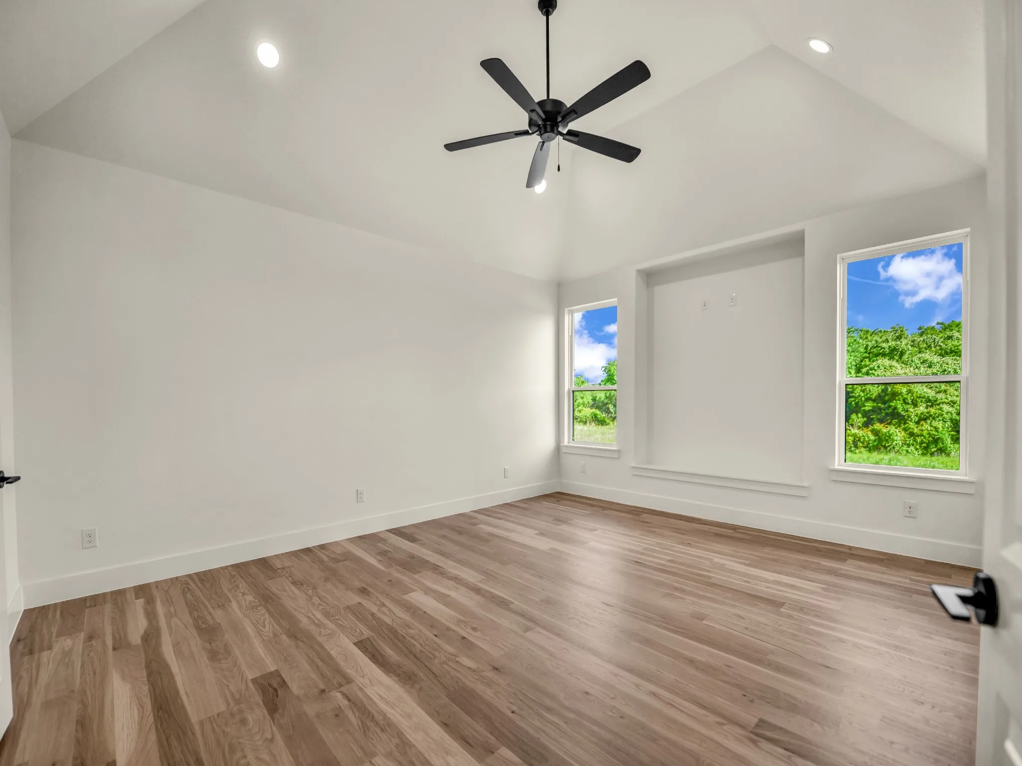 Single Family Residence For Sale in Parker County , 614 Hondo Crossing, Weatherford, Texas 76087, 4 Bedroom, 3 Bathroom, 3 Garage spaces, 3,233 Sqft, built in 2026, mls#21382184, Real Estate Agent in Weatherford, Homes For Sale in Parker county, Homes For Sale in Weatherford, Realtor in Weatherford Texas, Real Estate Brokerage Independent Realty Texas, Luminita Cordes Realtor