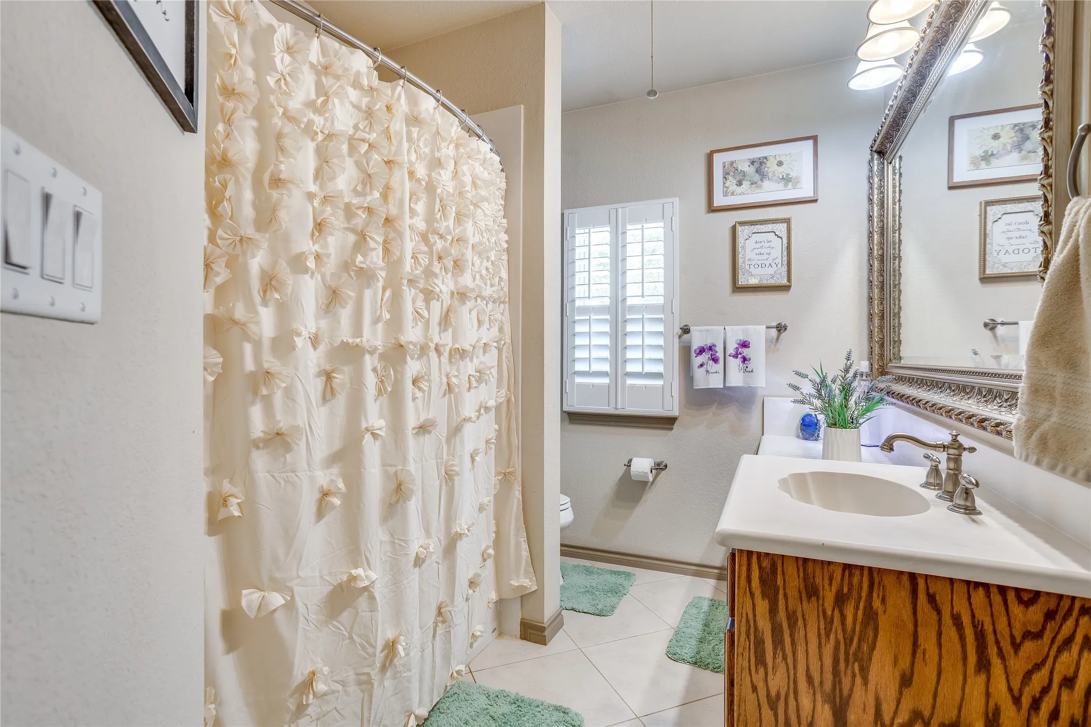 Single Family Residence For Sale in Johnson County , 8528 Summerhill Lane, Cleburne, Texas 76033, 3 Bedroom, 2 Bathroom, 2 Garage spaces, 2,031 Sqft, built in 2009, mls#21382070, Real Estate Agent in Cleburne, Homes For Sale in Johnson county, Homes For Sale in Cleburne, Realtor in Cleburne Texas, Real Estate Brokerage Independent Realty Texas, Luminita Cordes Realtor