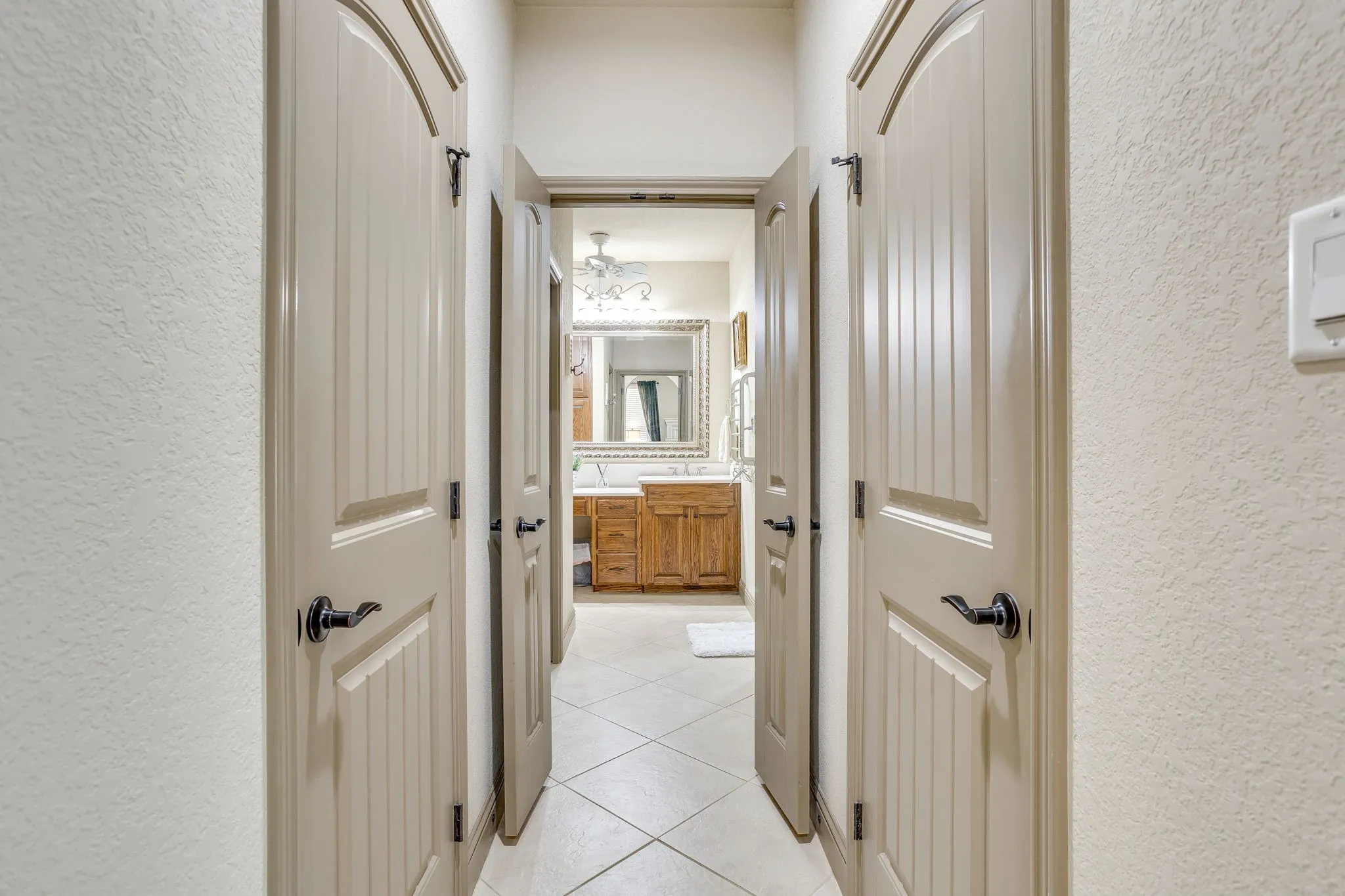 Single Family Residence For Sale in Johnson County , 8528 Summerhill Lane, Cleburne, Texas 76033, 3 Bedroom, 2 Bathroom, 2 Garage spaces, 2,031 Sqft, built in 2009, mls#21382070, Real Estate Agent in Cleburne, Homes For Sale in Johnson county, Homes For Sale in Cleburne, Realtor in Cleburne Texas, Real Estate Brokerage Independent Realty Texas, Luminita Cordes Realtor