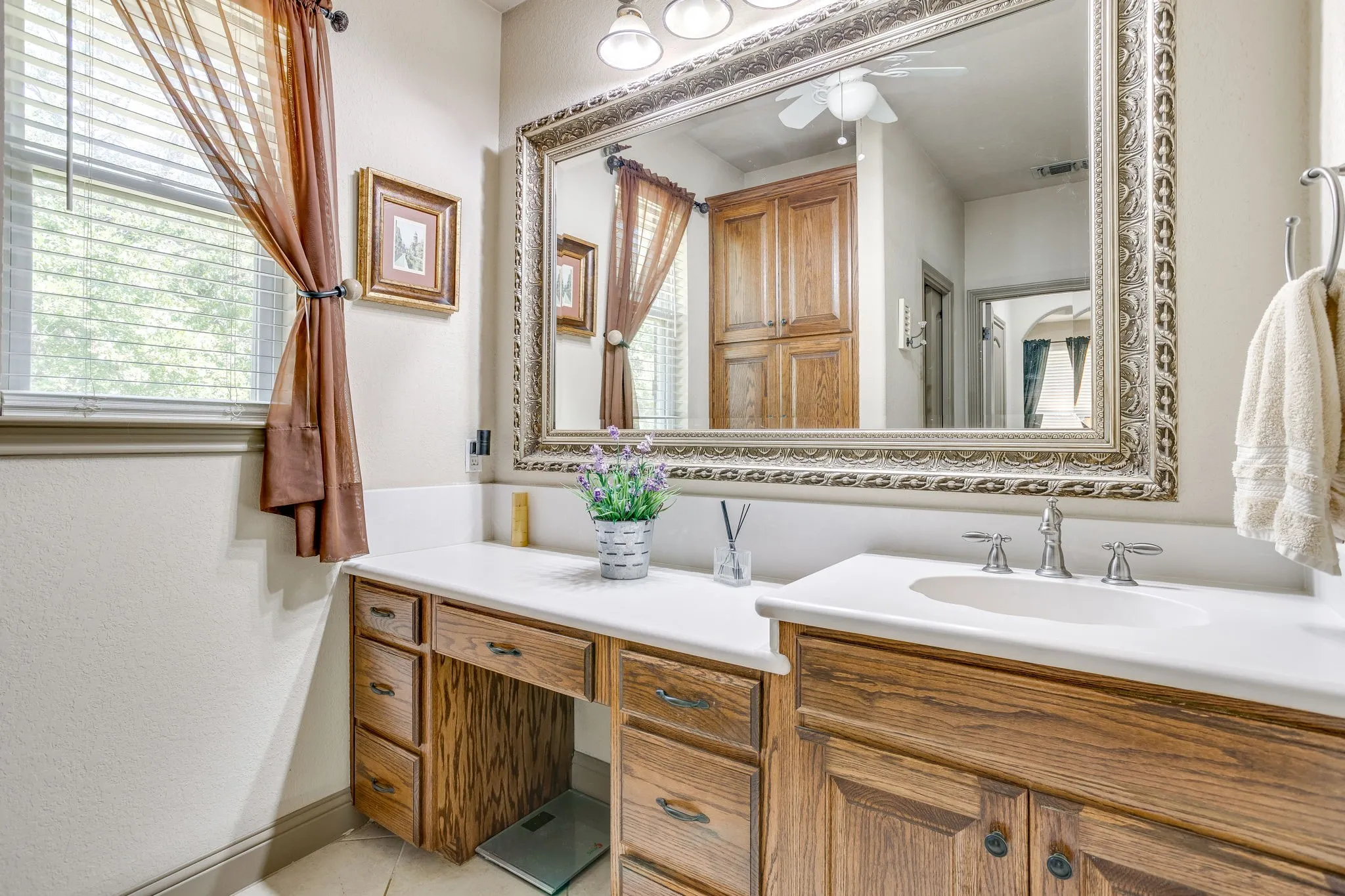 Single Family Residence For Sale in Johnson County , 8528 Summerhill Lane, Cleburne, Texas 76033, 3 Bedroom, 2 Bathroom, 2 Garage spaces, 2,031 Sqft, built in 2009, mls#21382070, Real Estate Agent in Cleburne, Homes For Sale in Johnson county, Homes For Sale in Cleburne, Realtor in Cleburne Texas, Real Estate Brokerage Independent Realty Texas, Luminita Cordes Realtor
