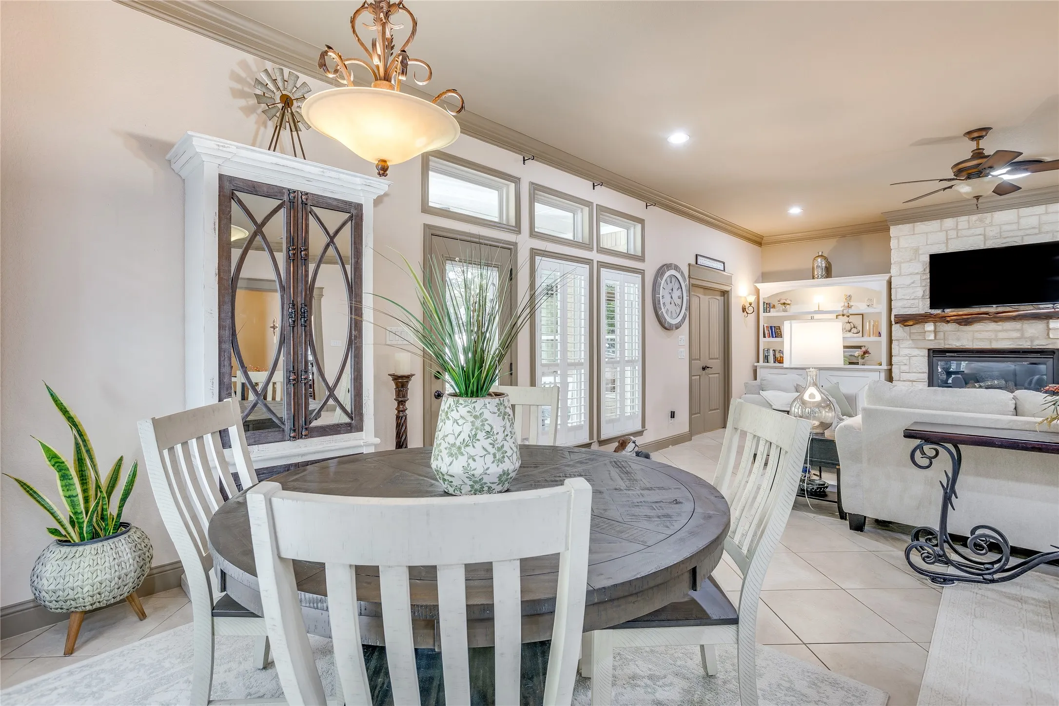 Single Family Residence For Sale in Johnson County , 8528 Summerhill Lane, Cleburne, Texas 76033, 3 Bedroom, 2 Bathroom, 2 Garage spaces, 2,031 Sqft, built in 2009, mls#21382070, Real Estate Agent in Cleburne, Homes For Sale in Johnson county, Homes For Sale in Cleburne, Realtor in Cleburne Texas, Real Estate Brokerage Independent Realty Texas, Luminita Cordes Realtor