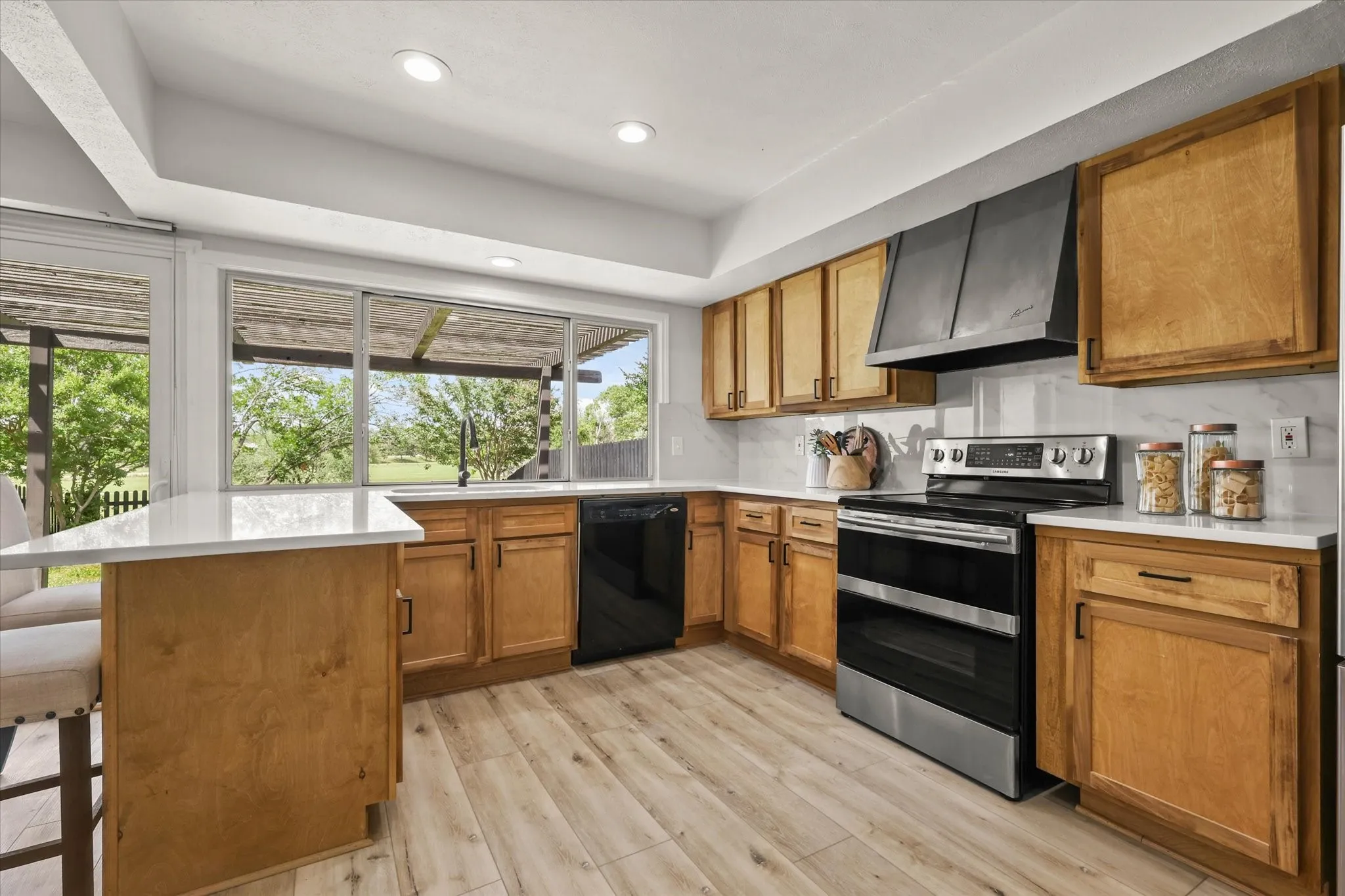 Single Family Residence For Rent in Denton County , 3022 Ravine Trail, Carrollton, Texas 75007, 3 Bedroom, 2 Bathroom, 2 Garage spaces, 1,770 Sqft, built in 1972, mls#21382218, Real Estate Agent in Carrollton, Homes For Rent in Denton county, Homes For Rent in Carrollton, Realtor in Carrollton Texas, Real Estate Brokerage Independent Realty Texas, Luminita Cordes Realtor
