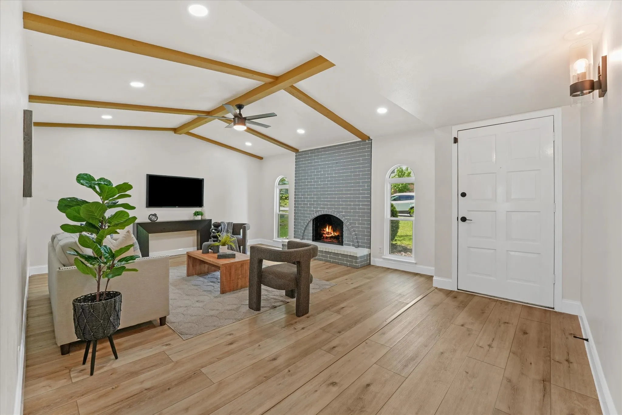 Single Family Residence For Rent in Denton County , 3022 Ravine Trail, Carrollton, Texas 75007, 3 Bedroom, 2 Bathroom, 2 Garage spaces, 1,770 Sqft, built in 1972, mls#21382218, Real Estate Agent in Carrollton, Homes For Rent in Denton county, Homes For Rent in Carrollton, Realtor in Carrollton Texas, Real Estate Brokerage Independent Realty Texas, Luminita Cordes Realtor