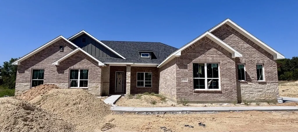 Single Family Residence For Sale in Parker County , 5004 Veal Station Road, Weatherford, Texas 76085, 4 Bedroom, 4 Bathroom, 1 Garage spaces, 2,704 Sqft, built in 2025, mls#21381885, Real Estate Agent in Weatherford, Homes For Sale in Parker county, Homes For Sale in Weatherford, Realtor in Weatherford Texas, Real Estate Brokerage Independent Realty Texas, Luminita Cordes Realtor