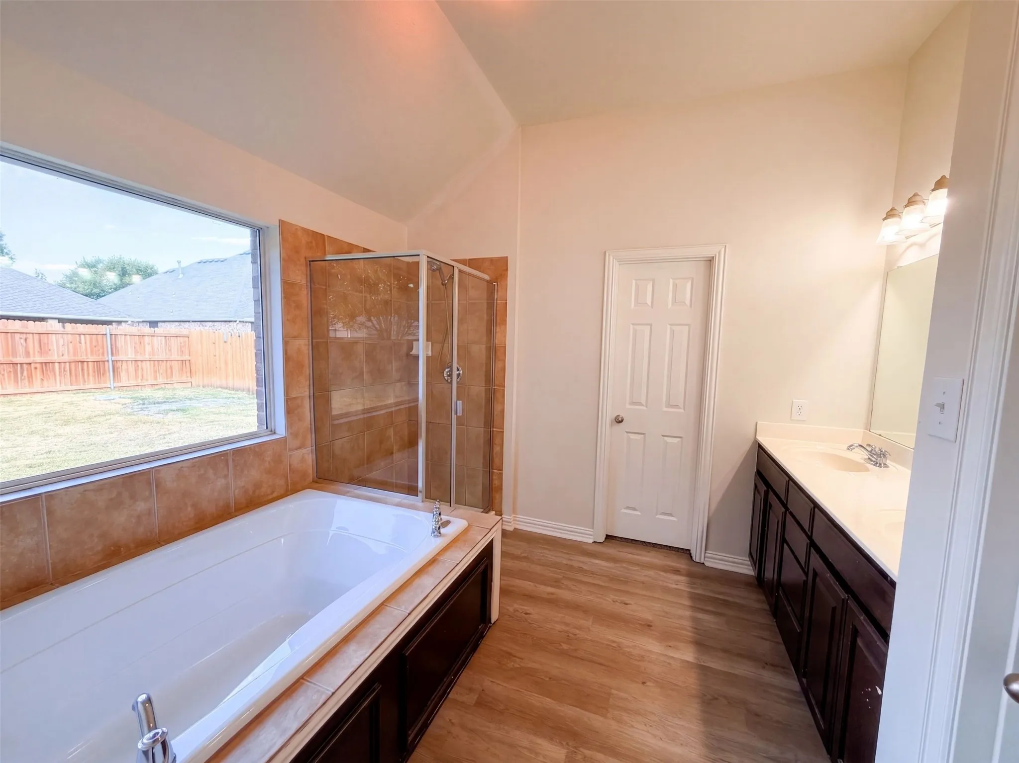 Single Family Residence For Sale in Kaufman County , 1009 Spinnaker Drive, Forney, Texas 75126, 3 Bedroom, 2 Bathroom, 2 Garage spaces, 2,243 Sqft, built in 2004, mls#21382221, Real Estate Agent in Forney, Homes For Sale in Kaufman county, Homes For Sale in Forney, Realtor in Forney Texas, Real Estate Brokerage Independent Realty Texas, Luminita Cordes Realtor