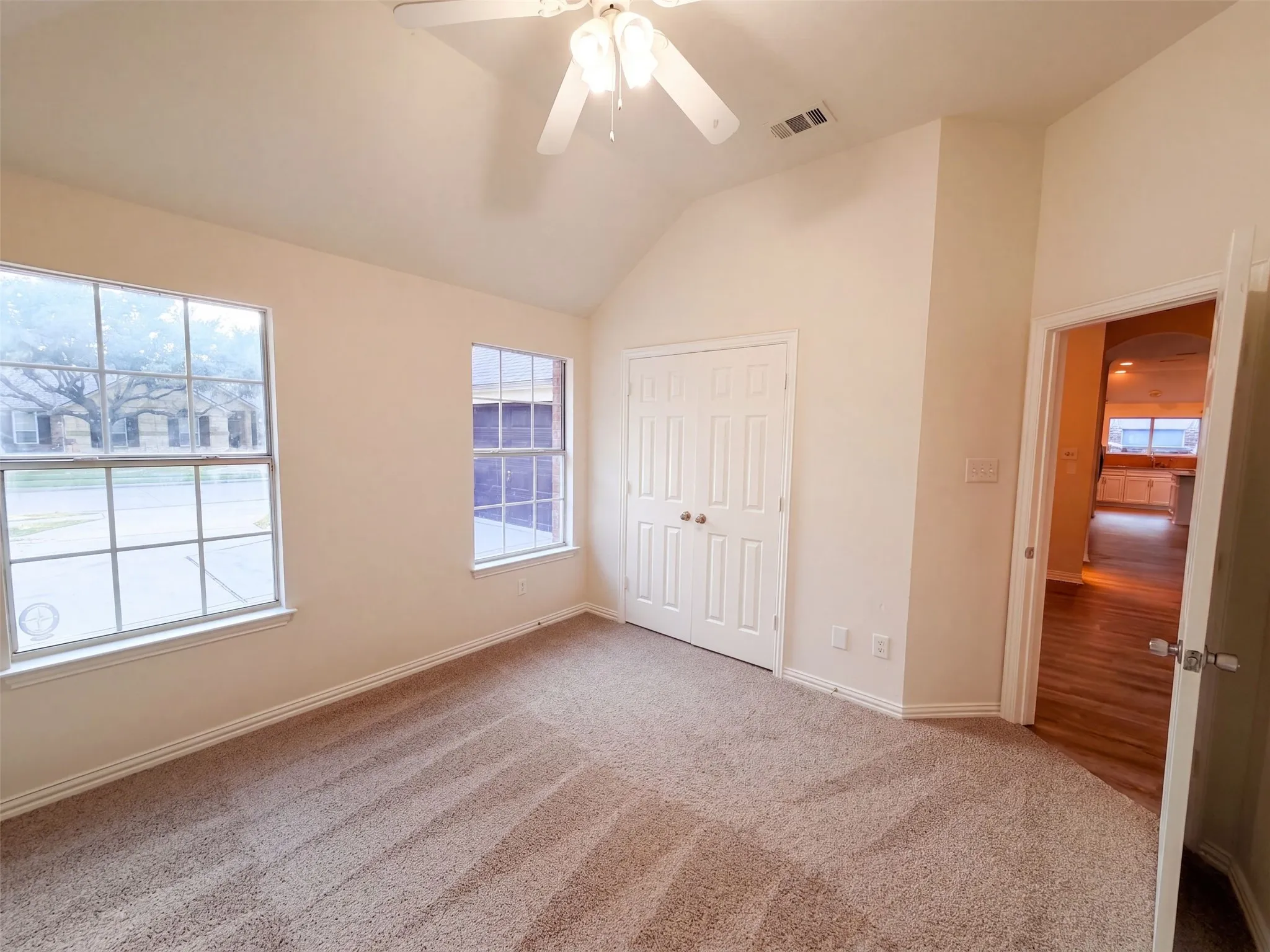 Single Family Residence For Sale in Kaufman County , 1009 Spinnaker Drive, Forney, Texas 75126, 3 Bedroom, 2 Bathroom, 2 Garage spaces, 2,243 Sqft, built in 2004, mls#21382221, Real Estate Agent in Forney, Homes For Sale in Kaufman county, Homes For Sale in Forney, Realtor in Forney Texas, Real Estate Brokerage Independent Realty Texas, Luminita Cordes Realtor