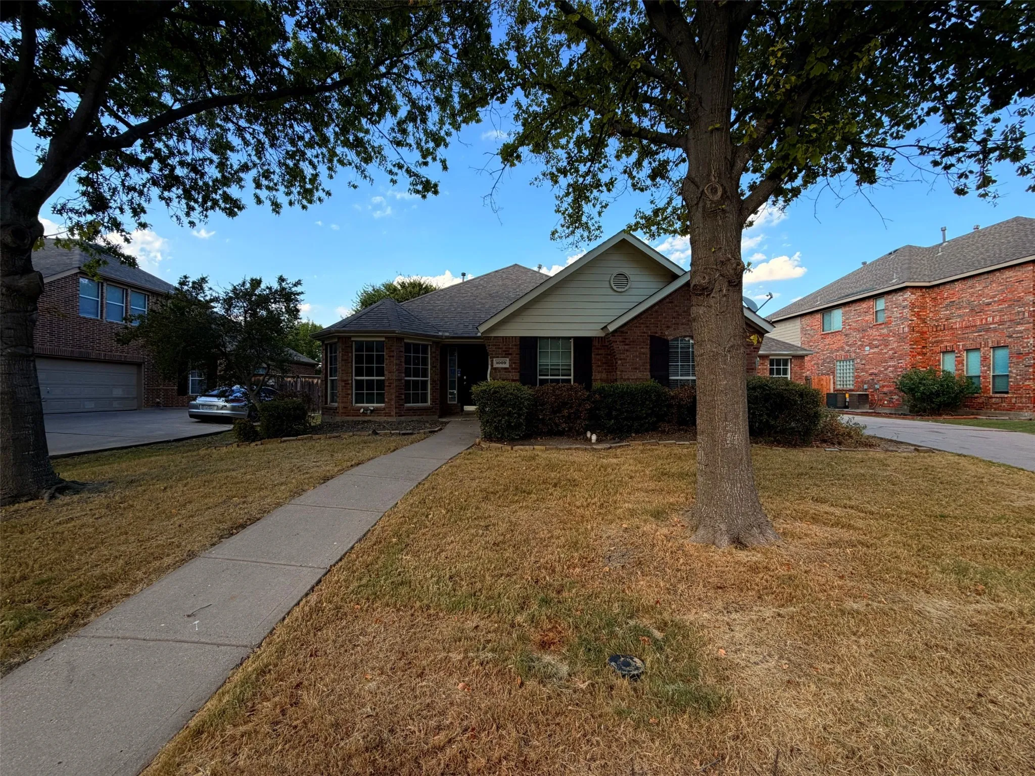 Single Family Residence For Sale in Kaufman County , 1009 Spinnaker Drive, Forney, Texas 75126, 3 Bedroom, 2 Bathroom, 2 Garage spaces, 2,243 Sqft, built in 2004, mls#21382221, Real Estate Agent in Forney, Homes For Sale in Kaufman county, Homes For Sale in Forney, Realtor in Forney Texas, Real Estate Brokerage Independent Realty Texas, Luminita Cordes Realtor