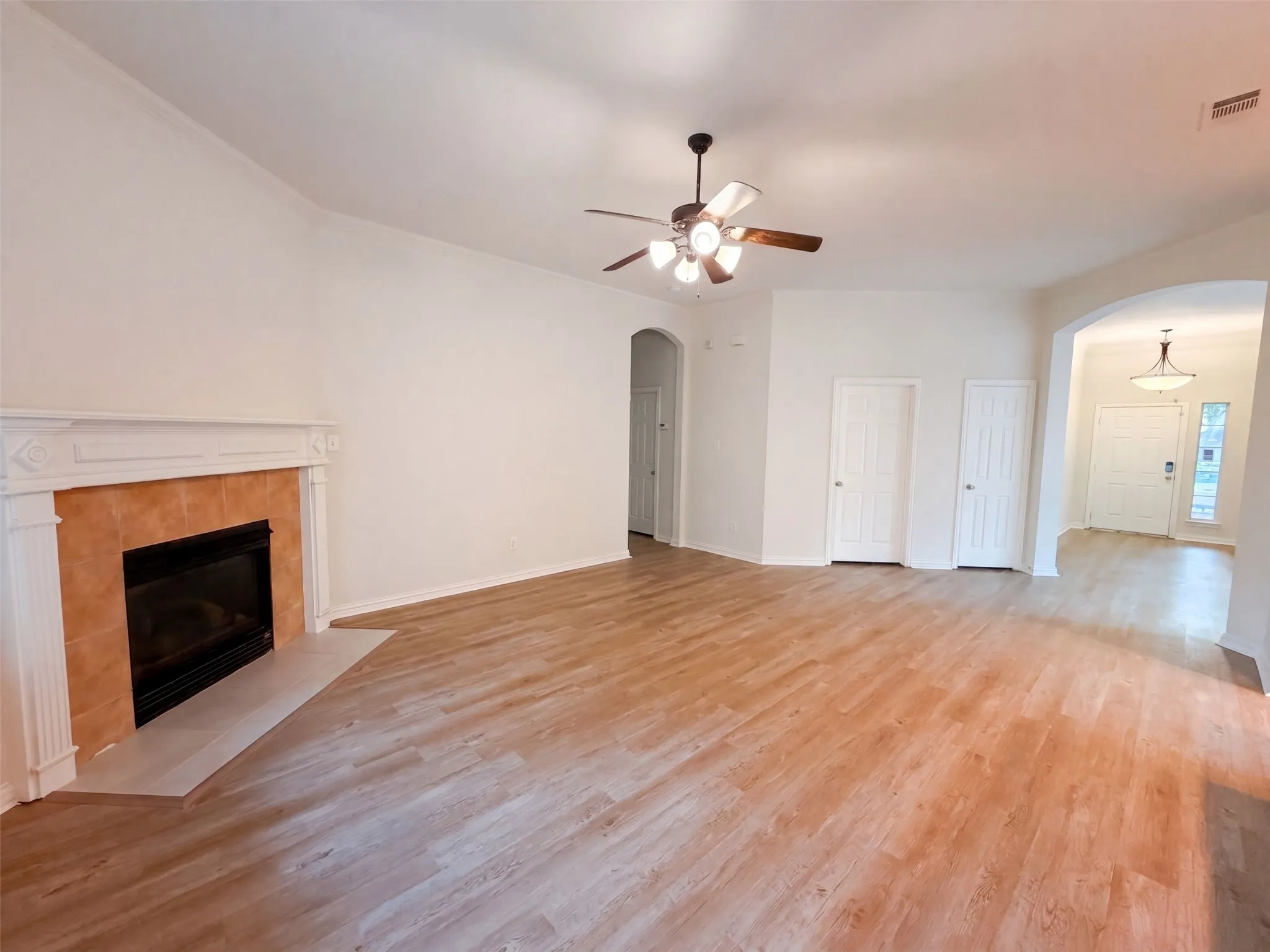 Single Family Residence For Sale in Kaufman County , 1009 Spinnaker Drive, Forney, Texas 75126, 3 Bedroom, 2 Bathroom, 2 Garage spaces, 2,243 Sqft, built in 2004, mls#21382221, Real Estate Agent in Forney, Homes For Sale in Kaufman county, Homes For Sale in Forney, Realtor in Forney Texas, Real Estate Brokerage Independent Realty Texas, Luminita Cordes Realtor