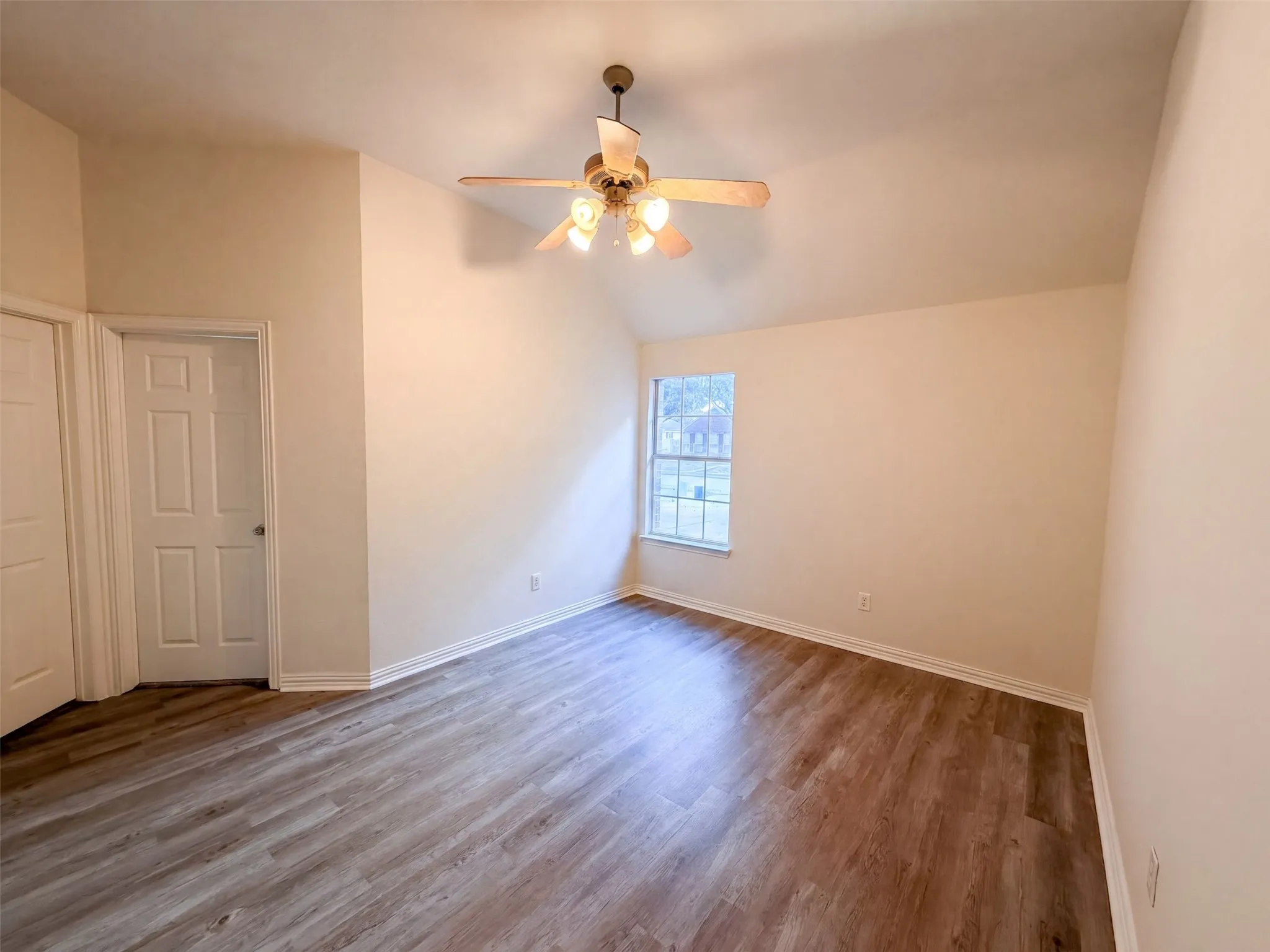 Single Family Residence For Sale in Kaufman County , 1009 Spinnaker Drive, Forney, Texas 75126, 3 Bedroom, 2 Bathroom, 2 Garage spaces, 2,243 Sqft, built in 2004, mls#21382221, Real Estate Agent in Forney, Homes For Sale in Kaufman county, Homes For Sale in Forney, Realtor in Forney Texas, Real Estate Brokerage Independent Realty Texas, Luminita Cordes Realtor