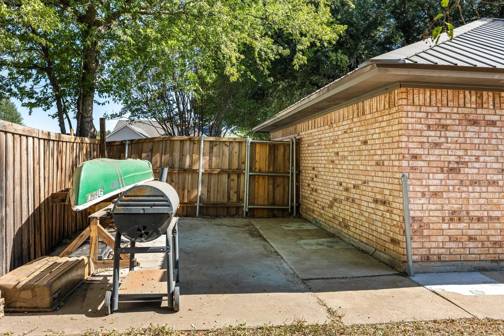 Single Family Residence For Sale in Somervell County , 111 Wheeler Street, Glen Rose, Texas 76043, 3 Bedroom, 2 Bathroom, 2 Garage spaces, 1,410 Sqft, built in 1985, mls#21382225, Real Estate Agent in Glen Rose, Homes For Sale in Somervell county, Homes For Sale in Glen Rose, Realtor in Glen Rose Texas, Real Estate Brokerage Independent Realty Texas, Luminita Cordes Realtor