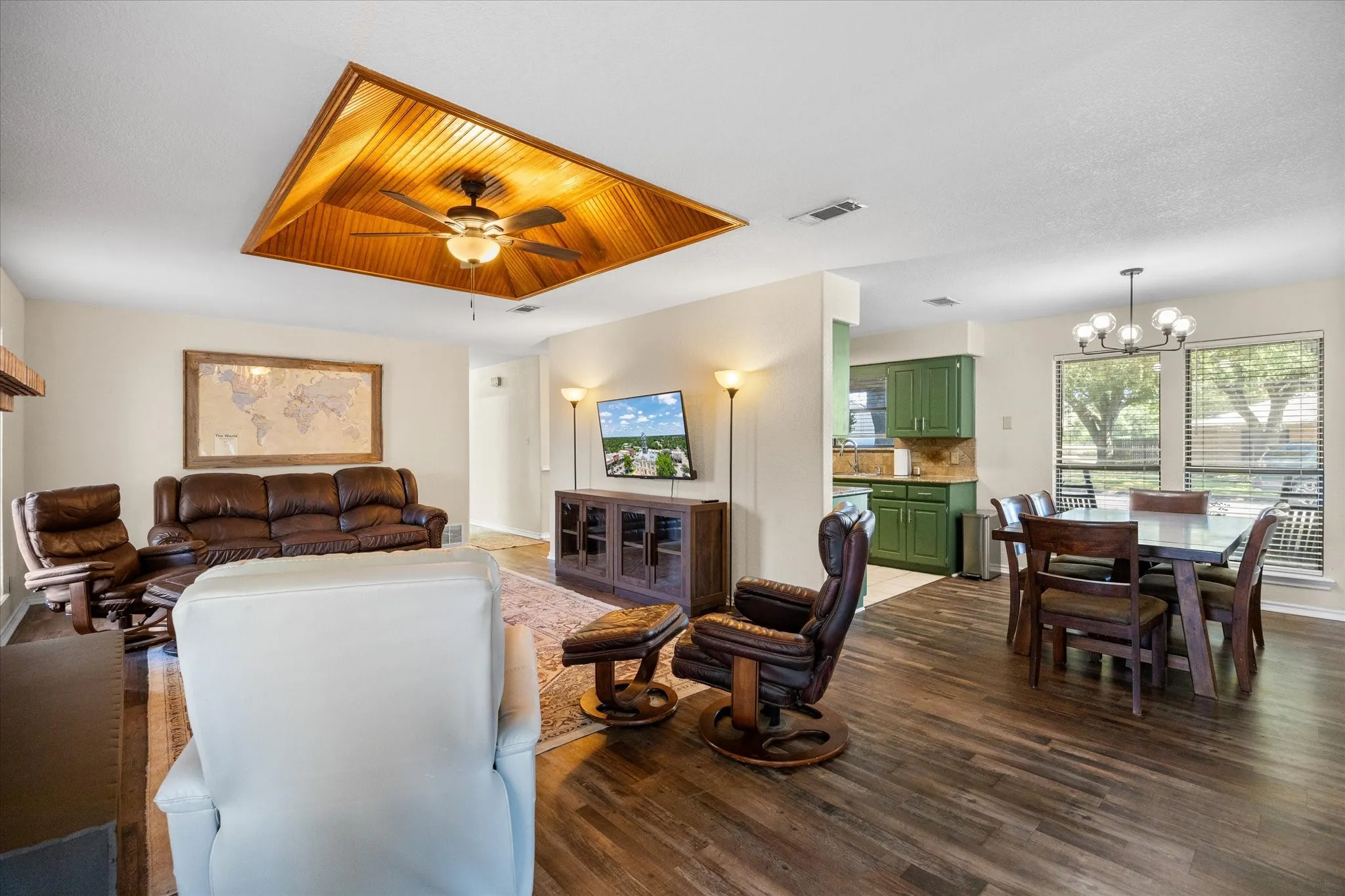 Single Family Residence For Sale in Somervell County , 111 Wheeler Street, Glen Rose, Texas 76043, 3 Bedroom, 2 Bathroom, 2 Garage spaces, 1,410 Sqft, built in 1985, mls#21382225, Real Estate Agent in Glen Rose, Homes For Sale in Somervell county, Homes For Sale in Glen Rose, Realtor in Glen Rose Texas, Real Estate Brokerage Independent Realty Texas, Luminita Cordes Realtor