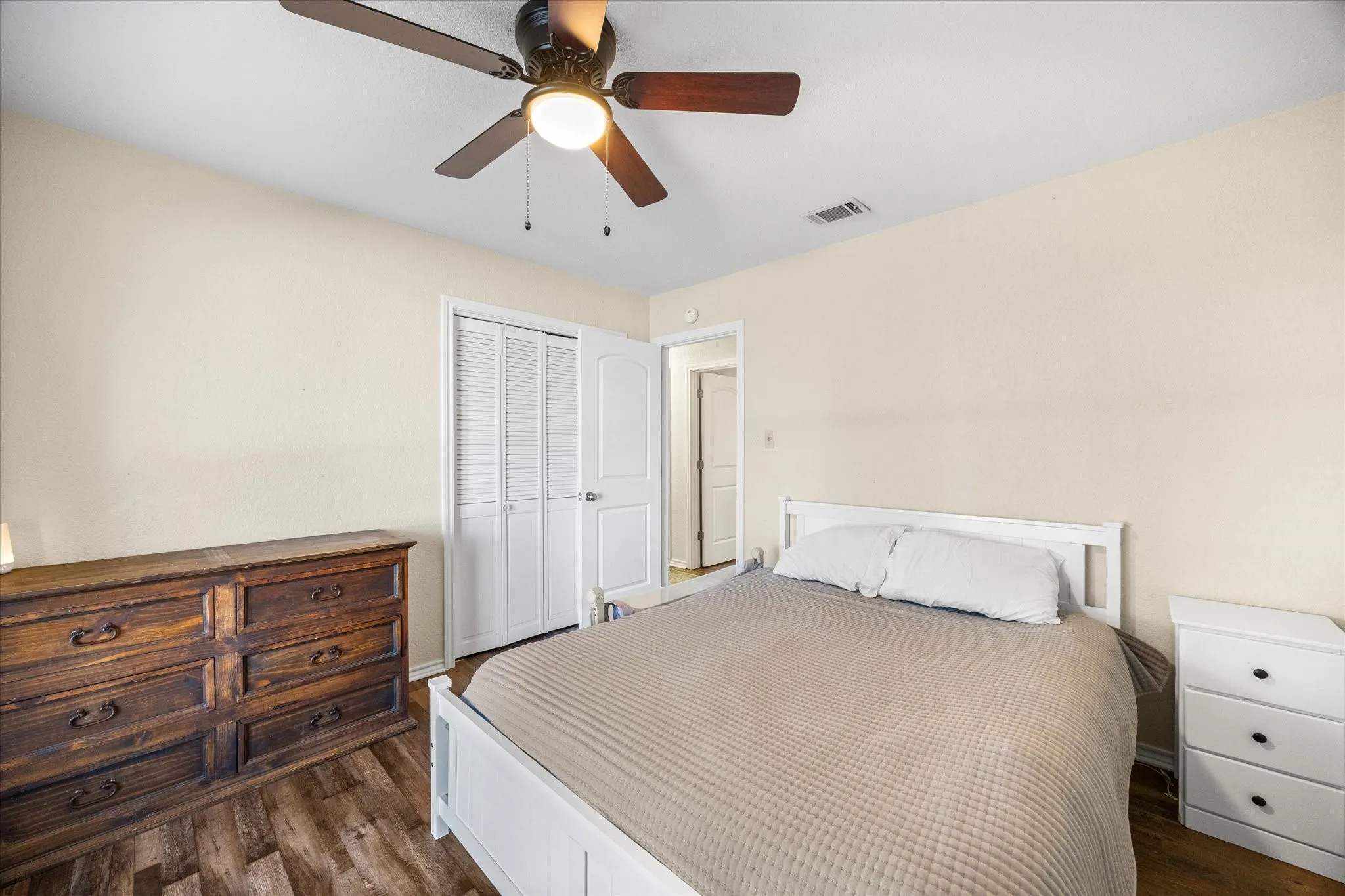 Single Family Residence For Sale in Somervell County , 111 Wheeler Street, Glen Rose, Texas 76043, 3 Bedroom, 2 Bathroom, 2 Garage spaces, 1,410 Sqft, built in 1985, mls#21382225, Real Estate Agent in Glen Rose, Homes For Sale in Somervell county, Homes For Sale in Glen Rose, Realtor in Glen Rose Texas, Real Estate Brokerage Independent Realty Texas, Luminita Cordes Realtor