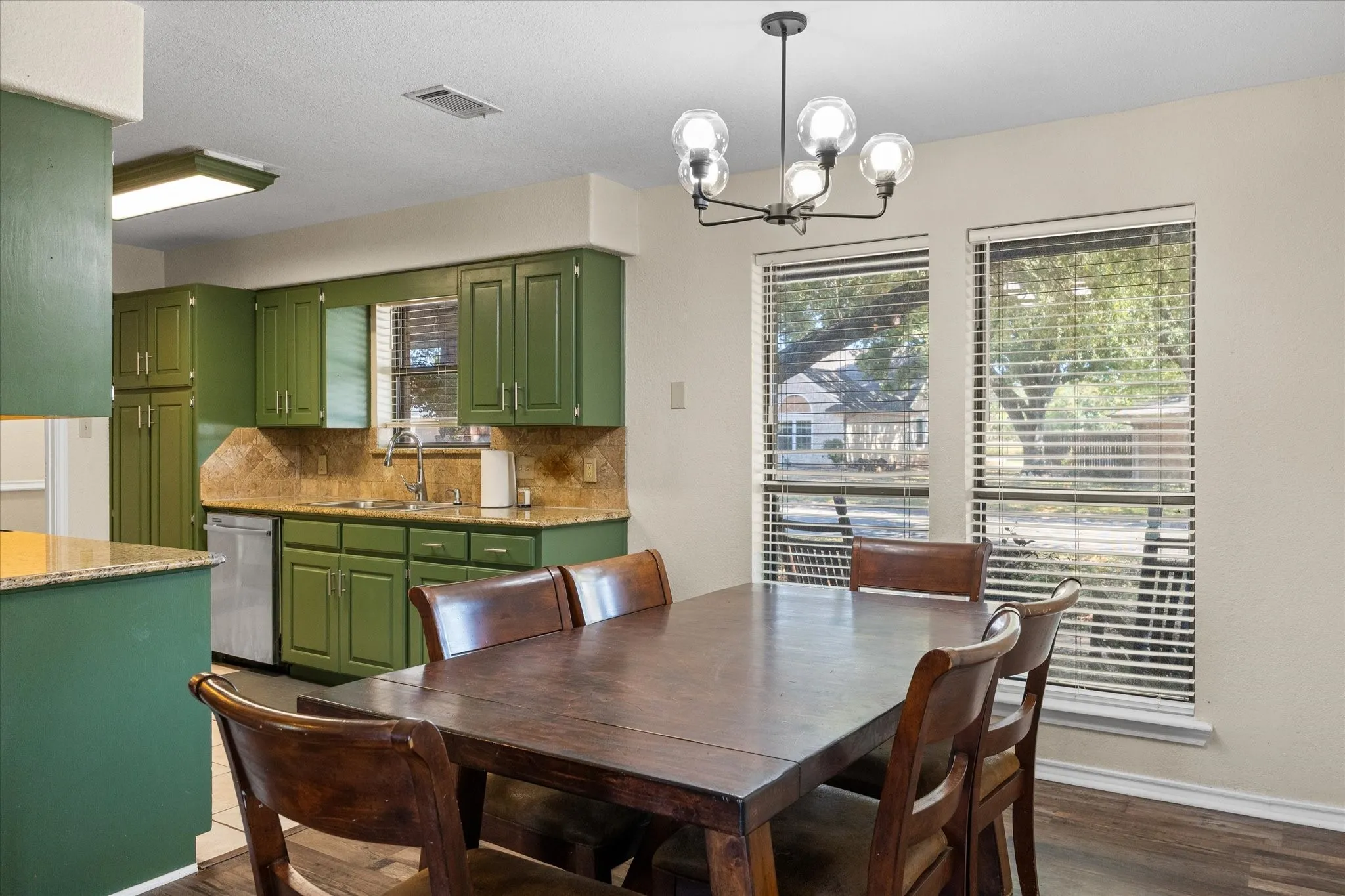 Single Family Residence For Sale in Somervell County , 111 Wheeler Street, Glen Rose, Texas 76043, 3 Bedroom, 2 Bathroom, 2 Garage spaces, 1,410 Sqft, built in 1985, mls#21382225, Real Estate Agent in Glen Rose, Homes For Sale in Somervell county, Homes For Sale in Glen Rose, Realtor in Glen Rose Texas, Real Estate Brokerage Independent Realty Texas, Luminita Cordes Realtor