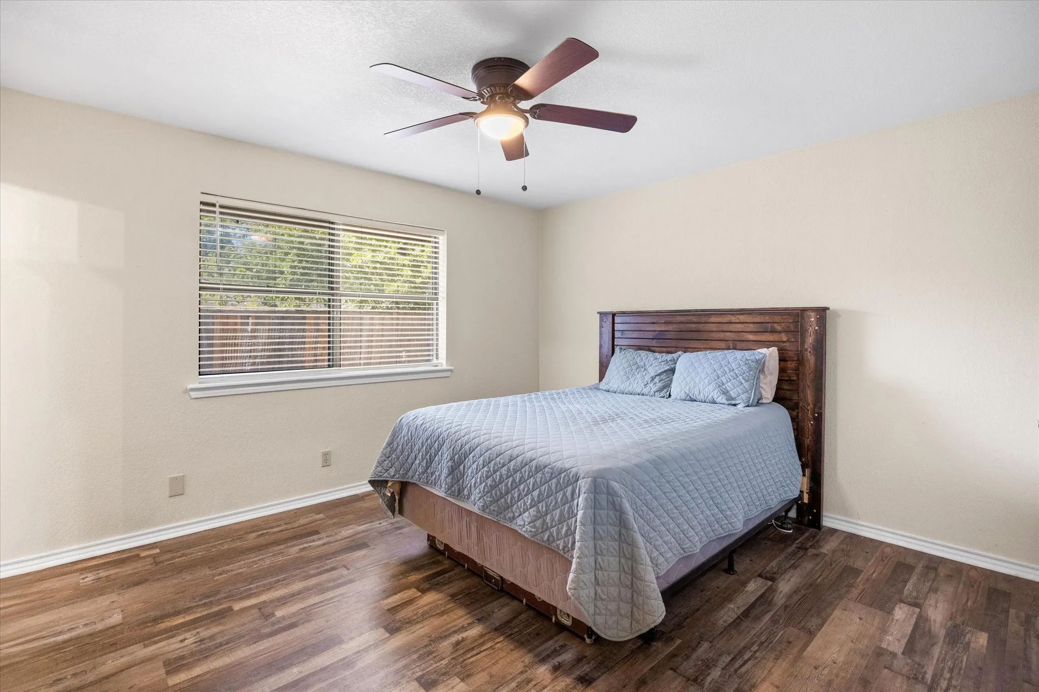 Single Family Residence For Sale in Somervell County , 111 Wheeler Street, Glen Rose, Texas 76043, 3 Bedroom, 2 Bathroom, 2 Garage spaces, 1,410 Sqft, built in 1985, mls#21382225, Real Estate Agent in Glen Rose, Homes For Sale in Somervell county, Homes For Sale in Glen Rose, Realtor in Glen Rose Texas, Real Estate Brokerage Independent Realty Texas, Luminita Cordes Realtor