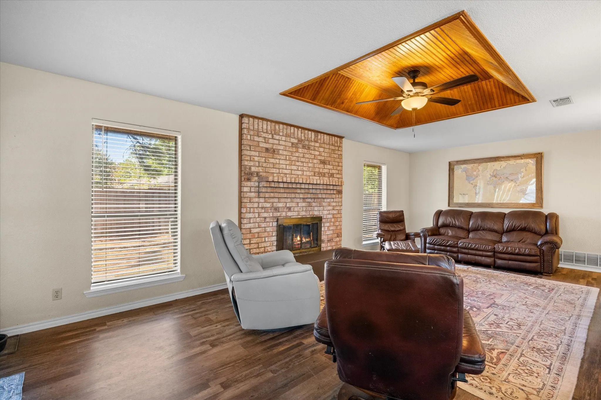 Single Family Residence For Sale in Somervell County , 111 Wheeler Street, Glen Rose, Texas 76043, 3 Bedroom, 2 Bathroom, 2 Garage spaces, 1,410 Sqft, built in 1985, mls#21382225, Real Estate Agent in Glen Rose, Homes For Sale in Somervell county, Homes For Sale in Glen Rose, Realtor in Glen Rose Texas, Real Estate Brokerage Independent Realty Texas, Luminita Cordes Realtor