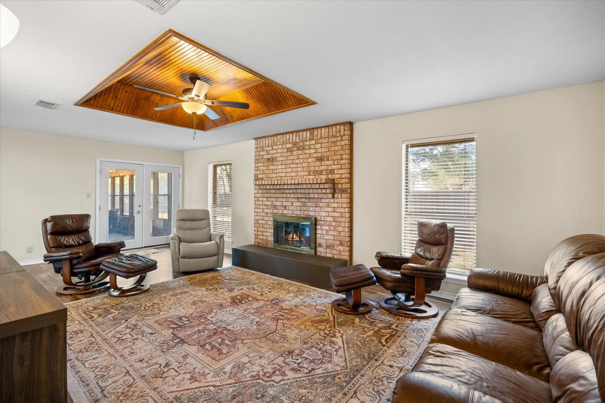 Single Family Residence For Sale in Somervell County , 111 Wheeler Street, Glen Rose, Texas 76043, 3 Bedroom, 2 Bathroom, 2 Garage spaces, 1,410 Sqft, built in 1985, mls#21382225, Real Estate Agent in Glen Rose, Homes For Sale in Somervell county, Homes For Sale in Glen Rose, Realtor in Glen Rose Texas, Real Estate Brokerage Independent Realty Texas, Luminita Cordes Realtor