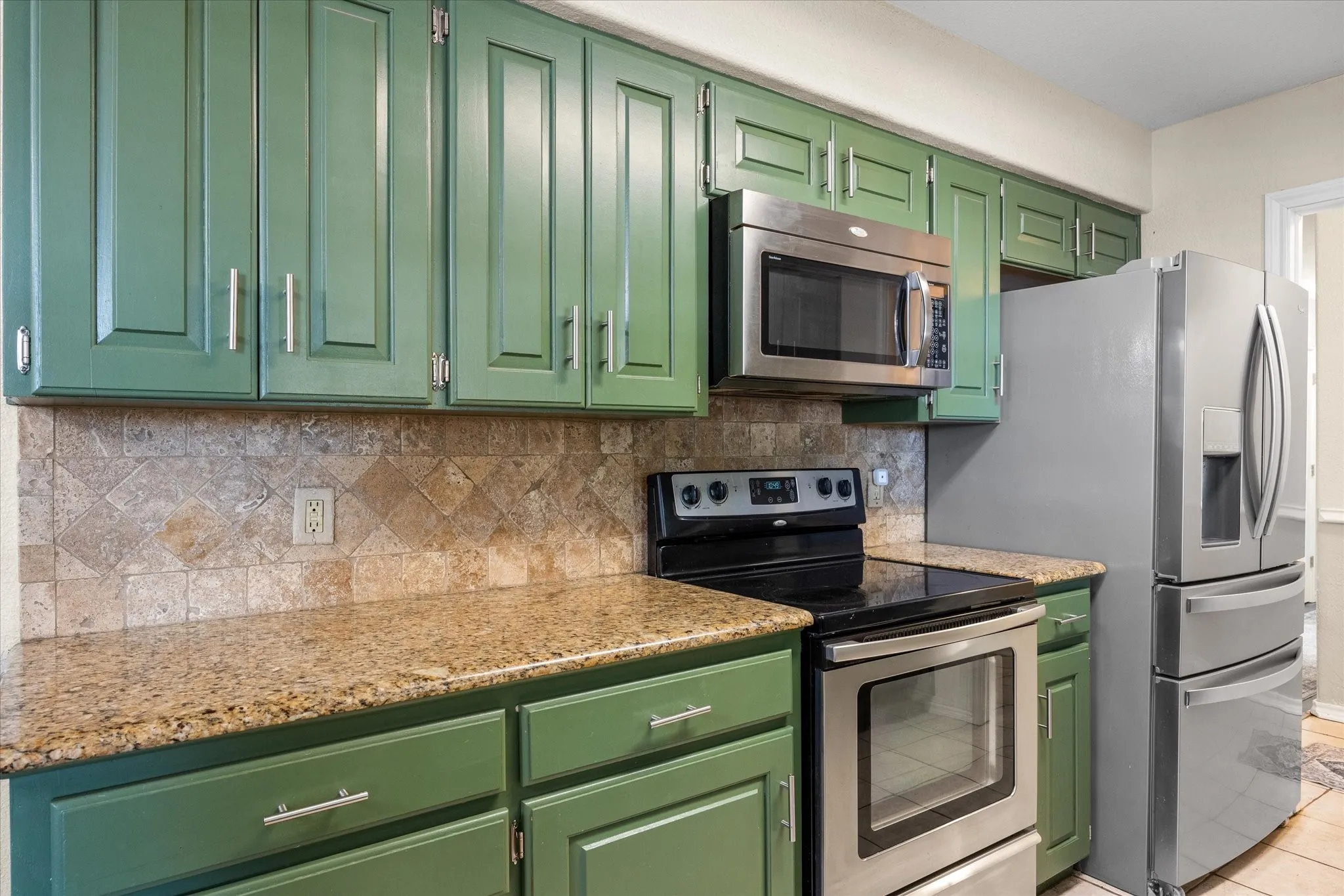 Single Family Residence For Sale in Somervell County , 111 Wheeler Street, Glen Rose, Texas 76043, 3 Bedroom, 2 Bathroom, 2 Garage spaces, 1,410 Sqft, built in 1985, mls#21382225, Real Estate Agent in Glen Rose, Homes For Sale in Somervell county, Homes For Sale in Glen Rose, Realtor in Glen Rose Texas, Real Estate Brokerage Independent Realty Texas, Luminita Cordes Realtor