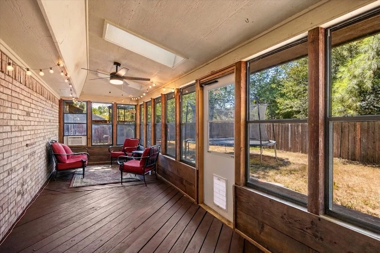 Single Family Residence For Sale in Somervell County , 111 Wheeler Street, Glen Rose, Texas 76043, 3 Bedroom, 2 Bathroom, 2 Garage spaces, 1,410 Sqft, built in 1985, mls#21382225, Real Estate Agent in Glen Rose, Homes For Sale in Somervell county, Homes For Sale in Glen Rose, Realtor in Glen Rose Texas, Real Estate Brokerage Independent Realty Texas, Luminita Cordes Realtor