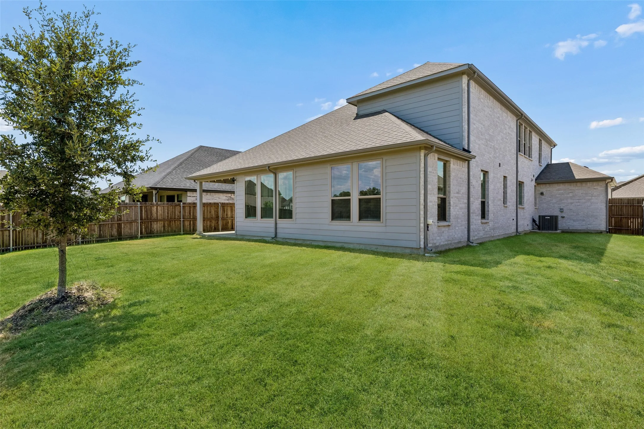 Single Family Residence For Sale in Collin County , 3907 Turpin Drive, Princeton, Texas 75071, 5 Bedroom, 4 Bathroom, 3 Garage spaces, 3,565 Sqft, built in 2024, mls#21374935, Real Estate Agent in Princeton, Homes For Sale in Collin county, Homes For Sale in Princeton, Realtor in Princeton Texas, Real Estate Brokerage Independent Realty Texas, Luminita Cordes Realtor