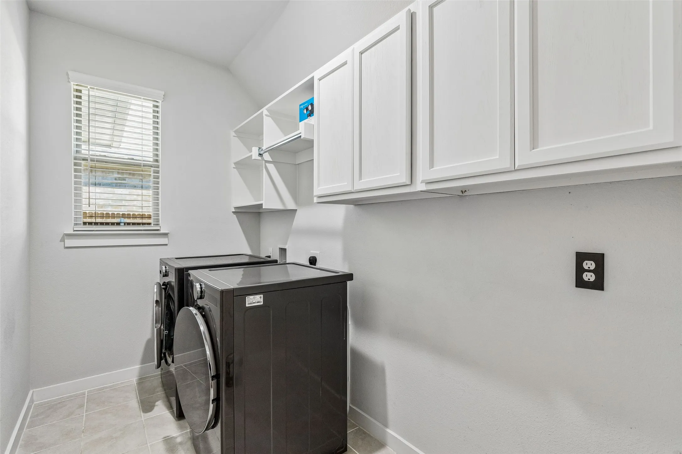 Single Family Residence For Sale in Collin County , 3907 Turpin Drive, Princeton, Texas 75071, 5 Bedroom, 4 Bathroom, 3 Garage spaces, 3,565 Sqft, built in 2024, mls#21374935, Real Estate Agent in Princeton, Homes For Sale in Collin county, Homes For Sale in Princeton, Realtor in Princeton Texas, Real Estate Brokerage Independent Realty Texas, Luminita Cordes Realtor