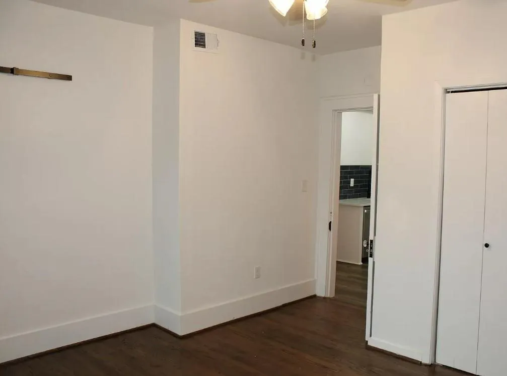 Duplex For Rent in Dallas County , 5632 Willis Avenue, Dallas, Texas 75206, 3 Bedroom, 2 Bathroom, Garage spaces, 1,334 Sqft, built in 1922, mls#21382234, Real Estate Agent in Dallas, Homes For Rent in Dallas county, Homes For Rent in Dallas, Realtor in Dallas Texas, Real Estate Brokerage Independent Realty Texas, Luminita Cordes Realtor