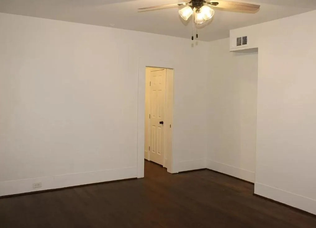 Duplex For Rent in Dallas County , 5632 Willis Avenue, Dallas, Texas 75206, 3 Bedroom, 2 Bathroom, Garage spaces, 1,334 Sqft, built in 1922, mls#21382234, Real Estate Agent in Dallas, Homes For Rent in Dallas county, Homes For Rent in Dallas, Realtor in Dallas Texas, Real Estate Brokerage Independent Realty Texas, Luminita Cordes Realtor