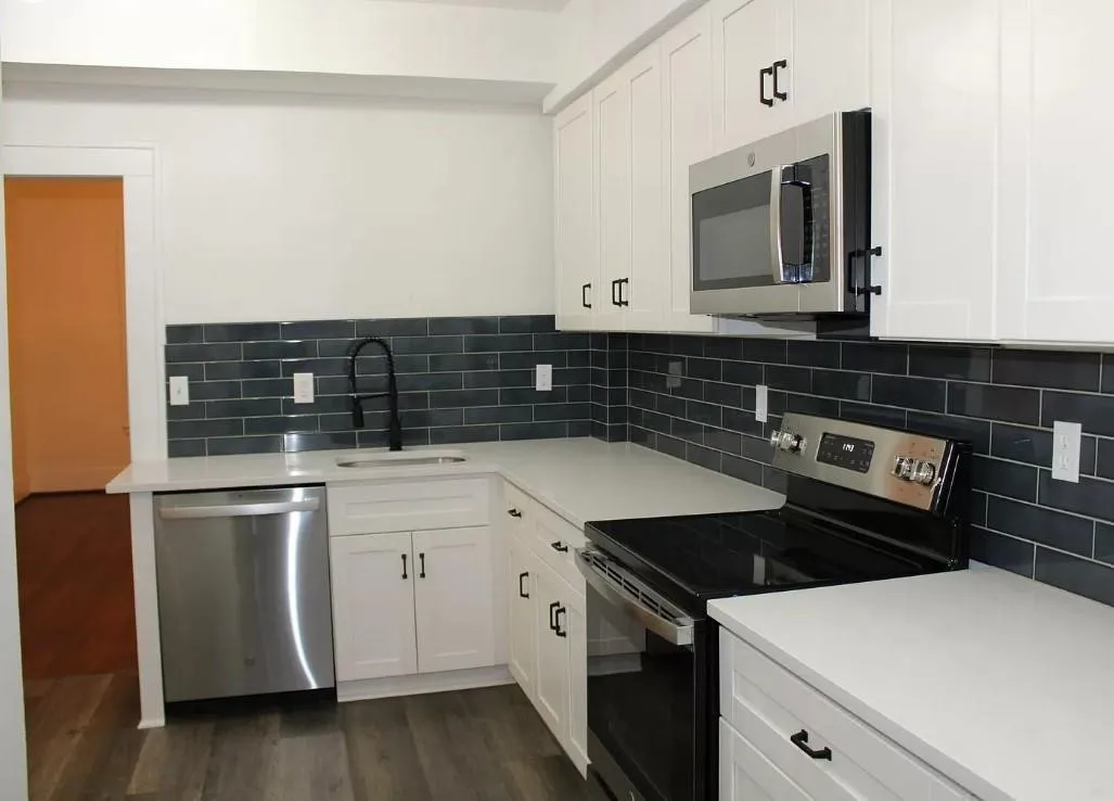 Duplex For Rent in Dallas County , 5632 Willis Avenue, Dallas, Texas 75206, 3 Bedroom, 2 Bathroom, Garage spaces, 1,334 Sqft, built in 1922, mls#21382234, Real Estate Agent in Dallas, Homes For Rent in Dallas county, Homes For Rent in Dallas, Realtor in Dallas Texas, Real Estate Brokerage Independent Realty Texas, Luminita Cordes Realtor