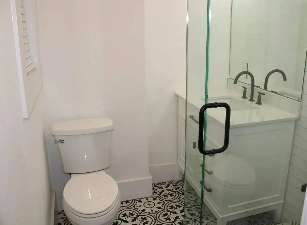 Duplex For Rent in Dallas County , 5632 Willis Avenue, Dallas, Texas 75206, 3 Bedroom, 2 Bathroom, Garage spaces, 1,334 Sqft, built in 1922, mls#21382234, Real Estate Agent in Dallas, Homes For Rent in Dallas county, Homes For Rent in Dallas, Realtor in Dallas Texas, Real Estate Brokerage Independent Realty Texas, Luminita Cordes Realtor