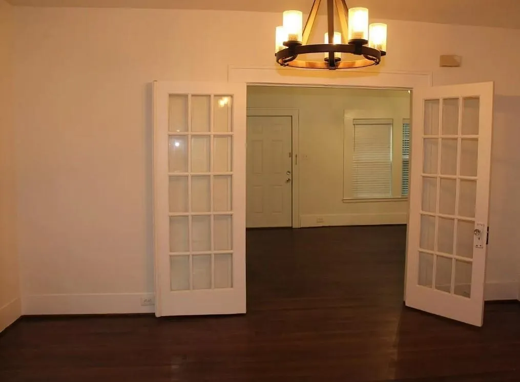 Duplex For Rent in Dallas County , 5632 Willis Avenue, Dallas, Texas 75206, 3 Bedroom, 2 Bathroom, Garage spaces, 1,334 Sqft, built in 1922, mls#21382234, Real Estate Agent in Dallas, Homes For Rent in Dallas county, Homes For Rent in Dallas, Realtor in Dallas Texas, Real Estate Brokerage Independent Realty Texas, Luminita Cordes Realtor