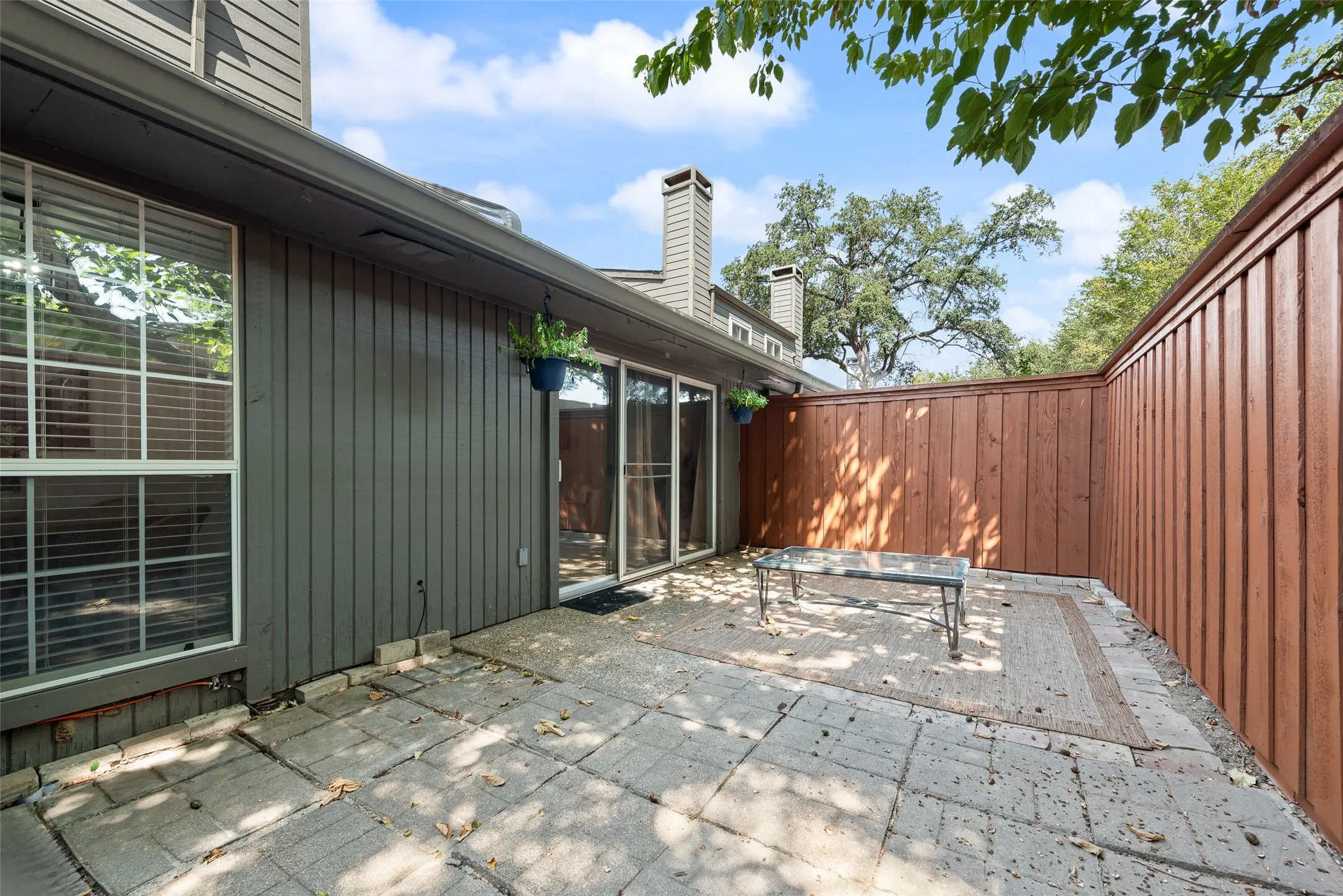 Condominium For Sale in Dallas County , 7492 E Northwest Highway 143, Dallas, Texas 75231, 2 Bedroom, 3 Bathroom, Garage spaces, 1,333 Sqft, built in 1973, mls#21382238, Real Estate Agent in Dallas, Homes For Sale in Dallas county, Homes For Sale in Dallas, Realtor in Dallas Texas, Real Estate Brokerage Independent Realty Texas, Luminita Cordes Realtor