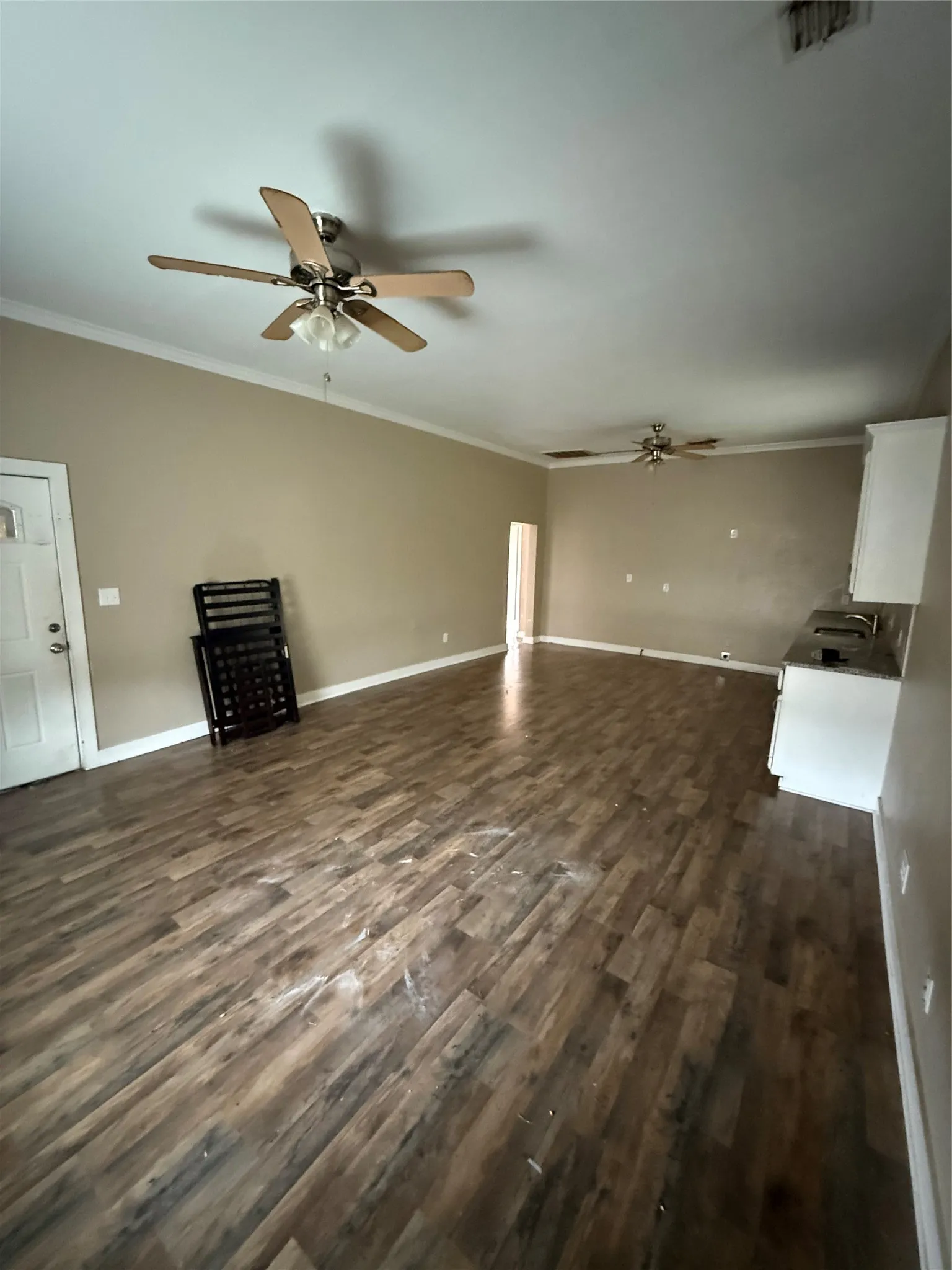 Single Family Residence For Rent in Nolan County , 911 Elm Street, Sweetwater, Texas 79556, 2 Bedroom, 2 Bathroom, Garage spaces, 1,176 Sqft, built in 0, mls#21382237, Real Estate Agent in Sweetwater, Homes For Rent in Nolan county, Homes For Rent in Sweetwater, Realtor in Sweetwater Texas, Real Estate Brokerage Independent Realty Texas, Luminita Cordes Realtor