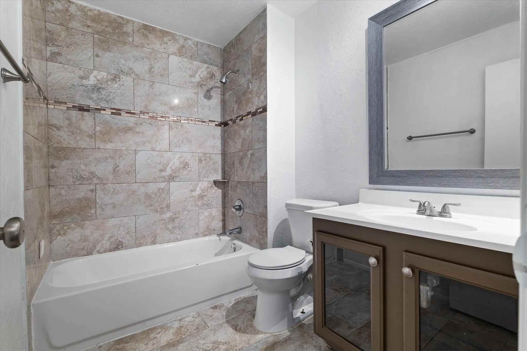 Single Family Residence For Rent in Denton County , 1831 Chamberlain Drive, Carrollton, Texas 75007, 4 Bedroom, 2 Bathroom, 2 Garage spaces, 2,111 Sqft, built in 1974, mls#21381475, Real Estate Agent in Carrollton, Homes For Rent in Denton county, Homes For Rent in Carrollton, Realtor in Carrollton Texas, Real Estate Brokerage Independent Realty Texas, Luminita Cordes Realtor