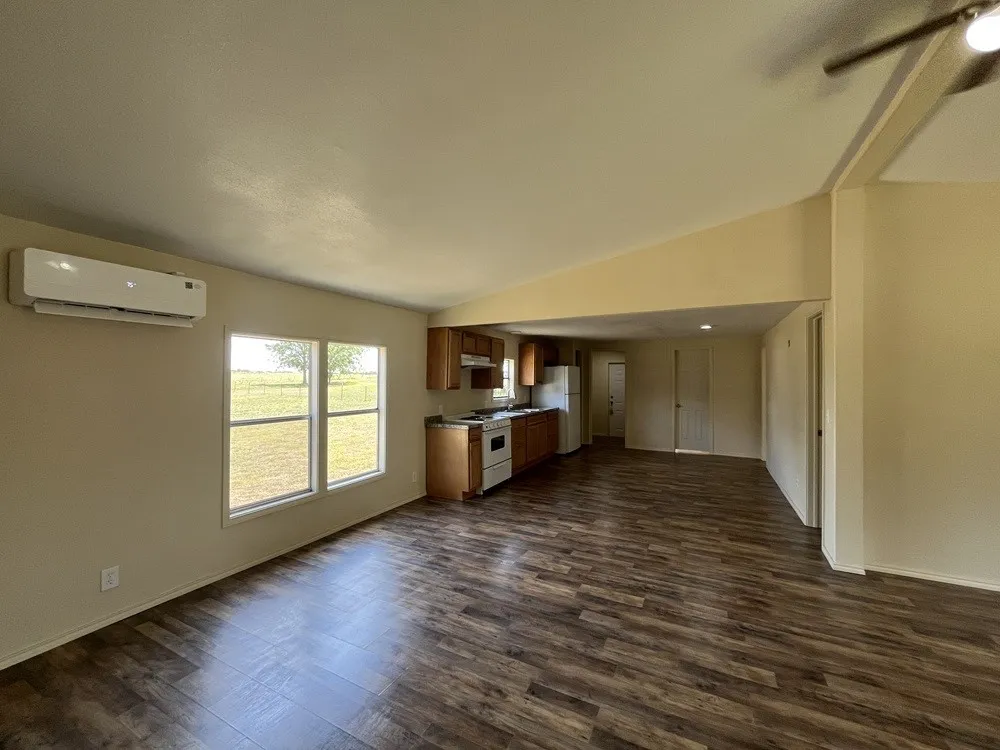Manufactured Home For Sale in Van Zandt County , 611 E Broadmore Avenue, Wills Point, Texas 75169, 3 Bedroom, 2 Bathroom, Garage spaces, 1,344 Sqft, built in 1983, mls#21382241, Real Estate Agent in Wills Point, Homes For Sale in Van Zandt county, Homes For Sale in Wills Point, Realtor in Wills Point Texas, Real Estate Brokerage Independent Realty Texas, Luminita Cordes Realtor